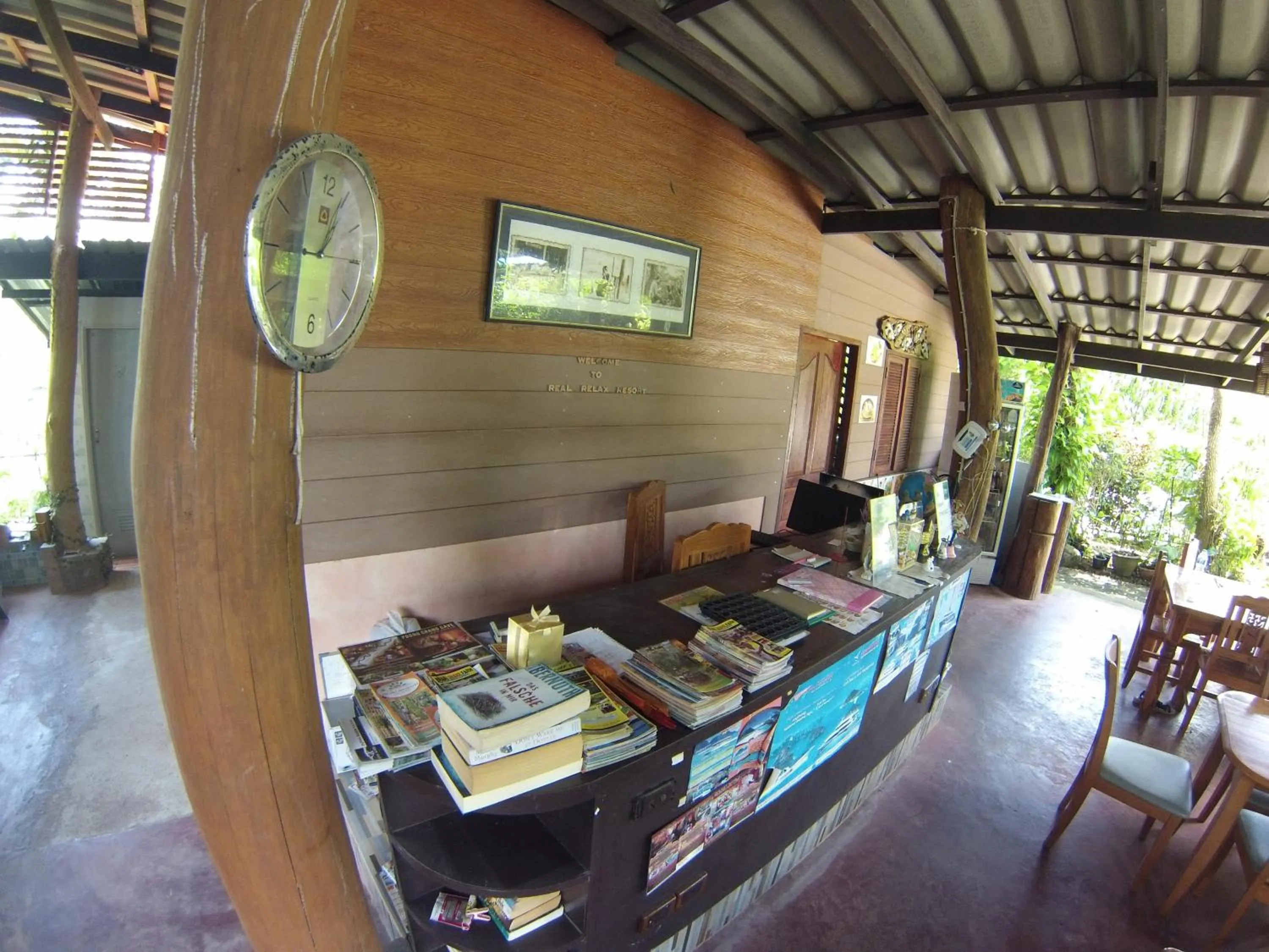 Restaurant/places to eat in Real Relax Resort