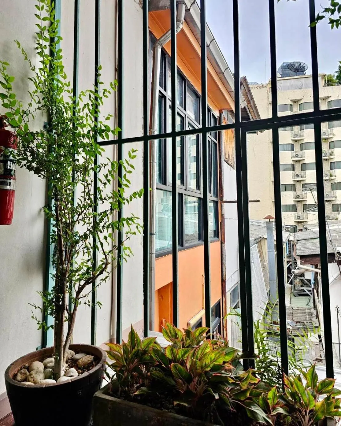 Baan Glang Soi Restaurant & Guesthouse