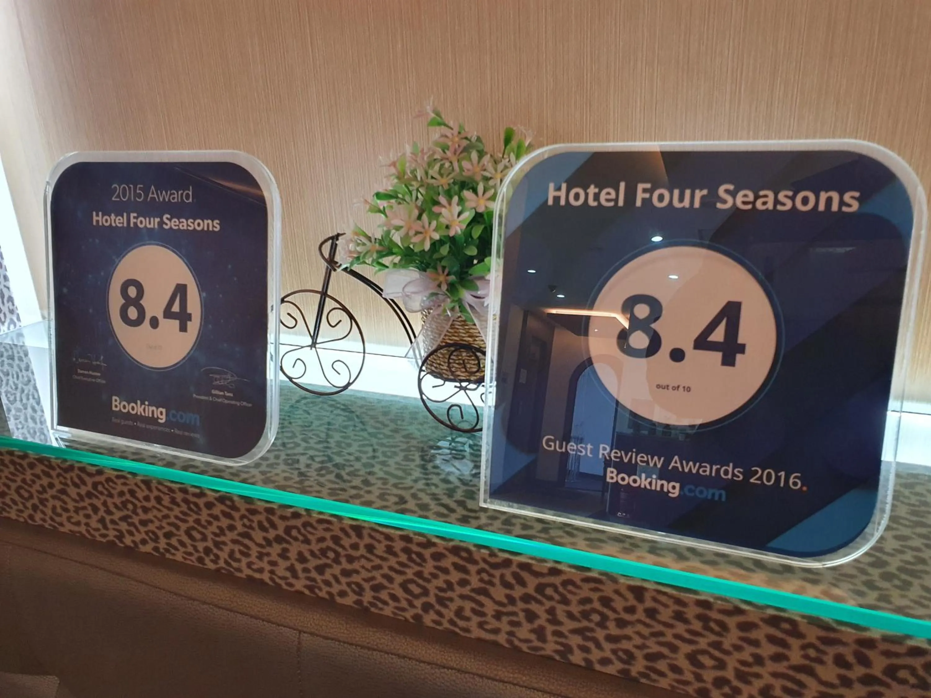 Certificate/Award in Hotel Four Seasons