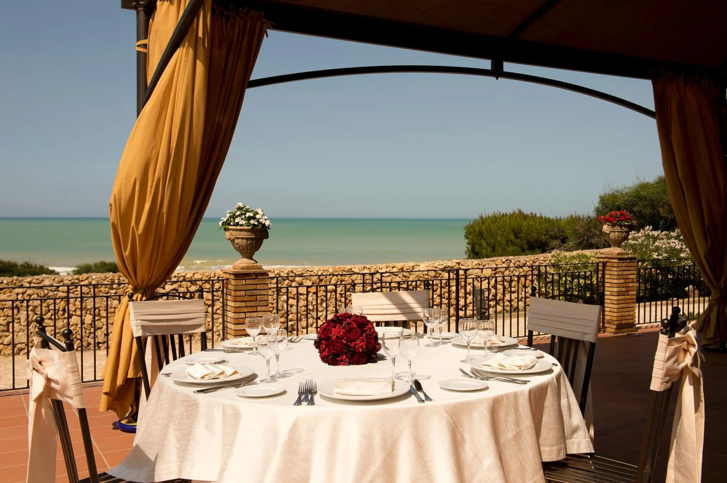 Restaurant/places to eat in Baia Di Ulisse Wellness & Spa