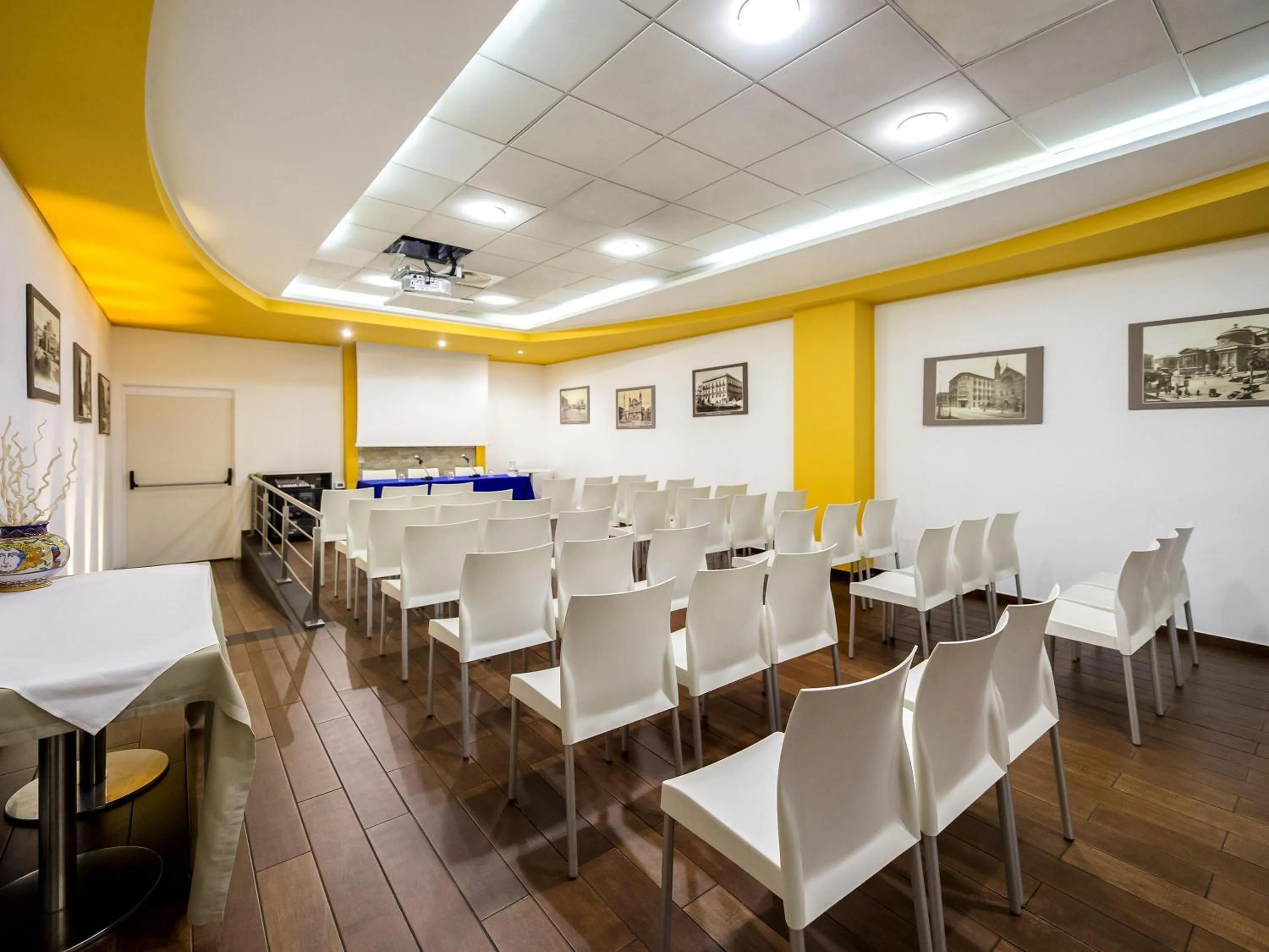 Meeting/conference room in Ibis Styles Palermo Cristal