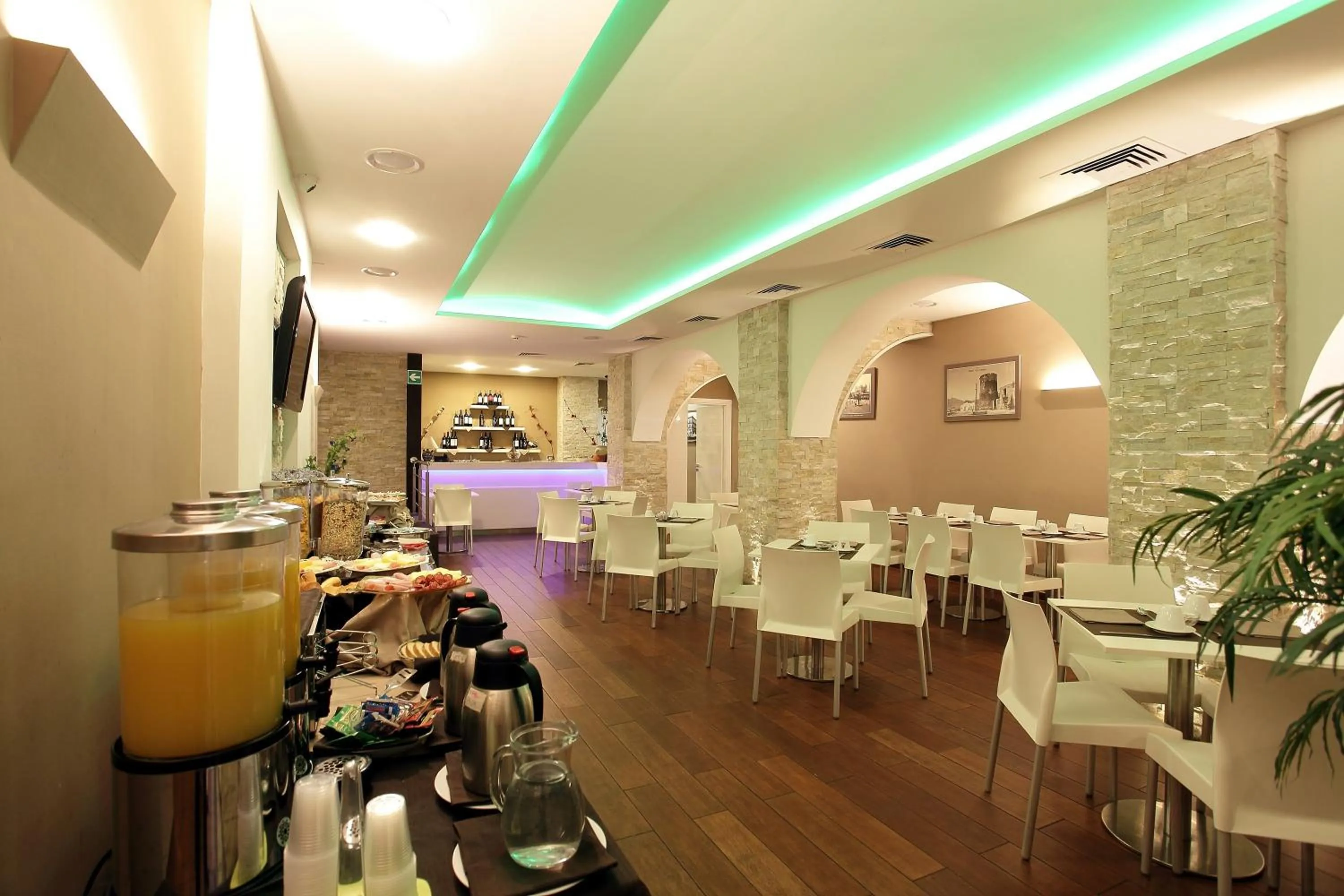 Restaurant/places to eat in Ibis Styles Palermo Cristal