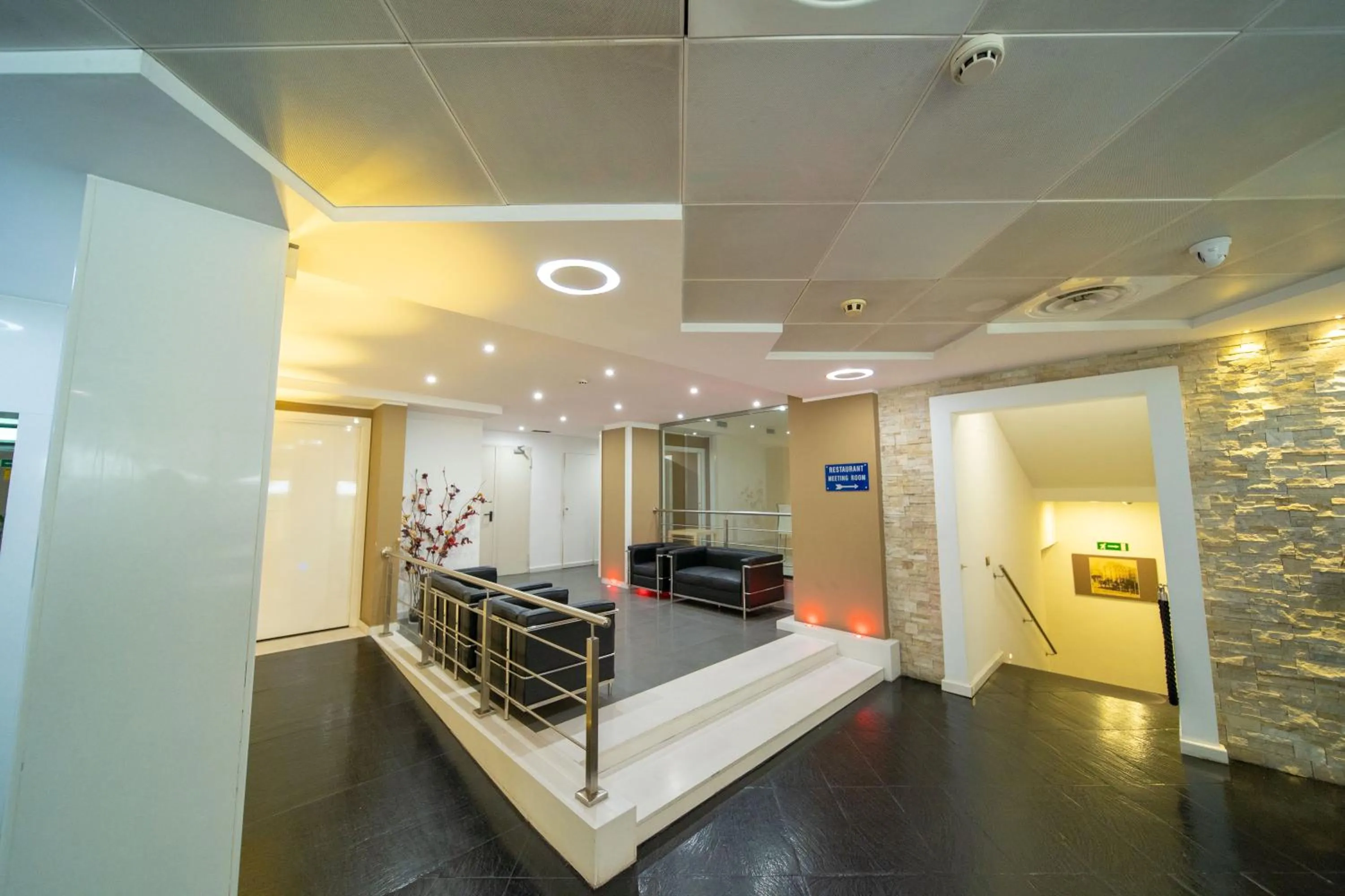 Lobby or reception in Ibis Styles Palermo Cristal