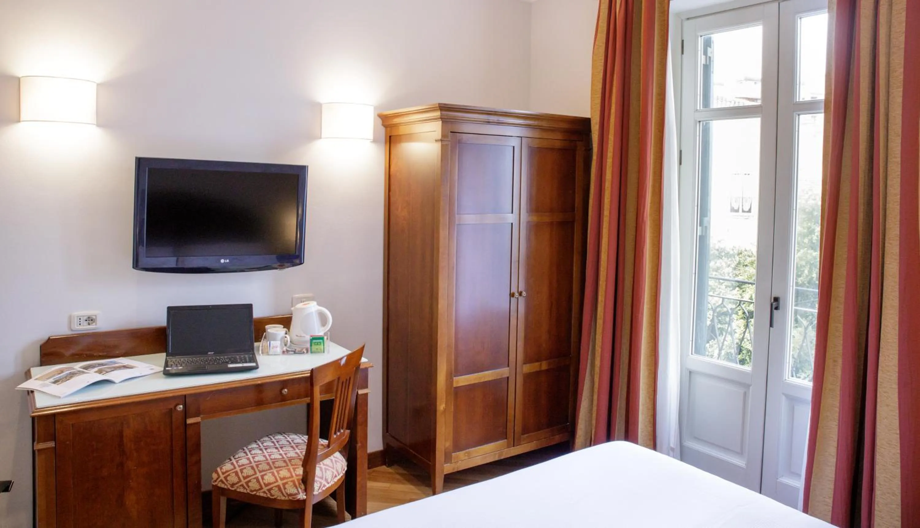 Photo of the whole room, Bed in Best Western Ai Cavalieri Hotel