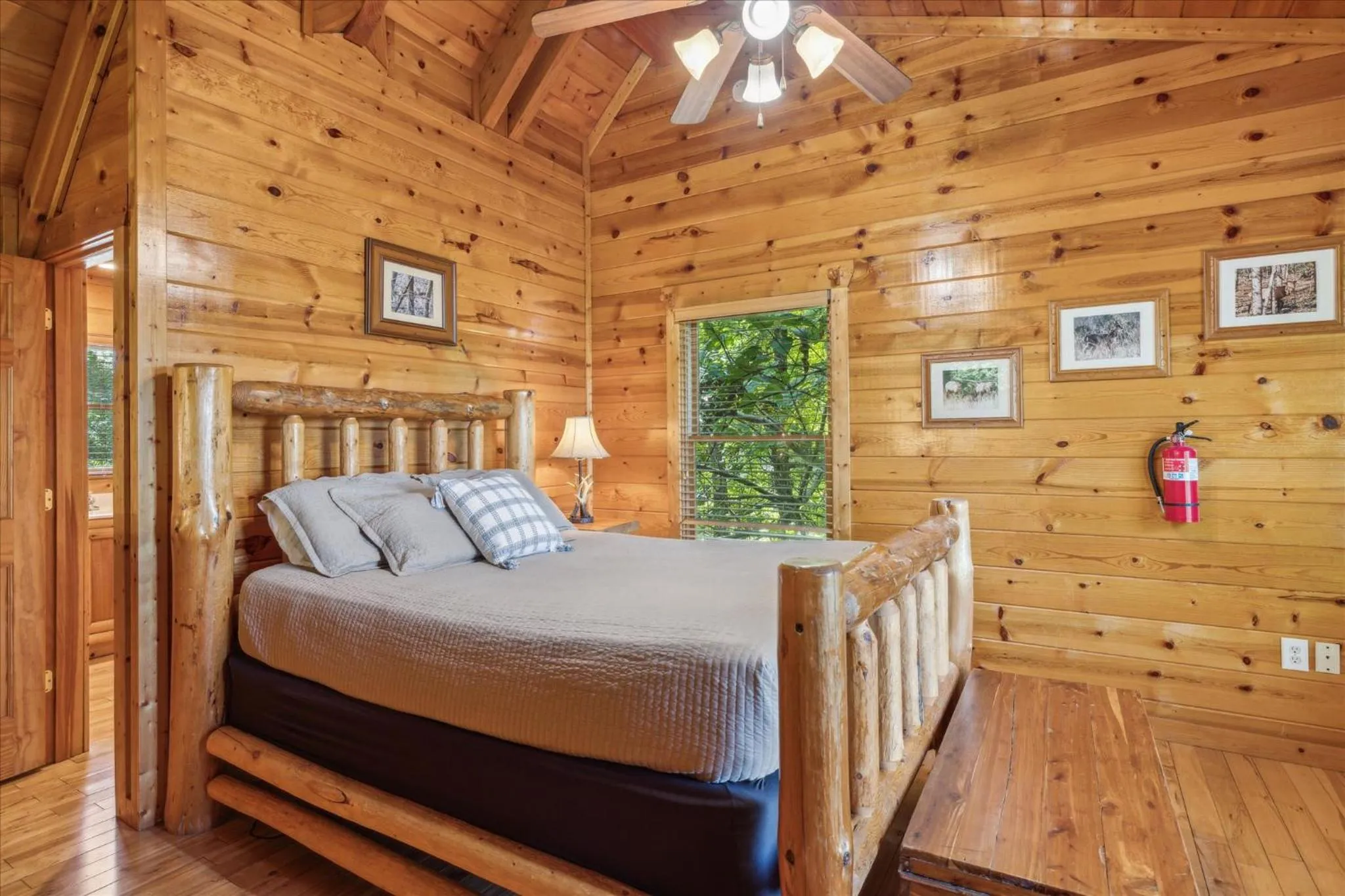 Bed in Sleepy Willow Cabin