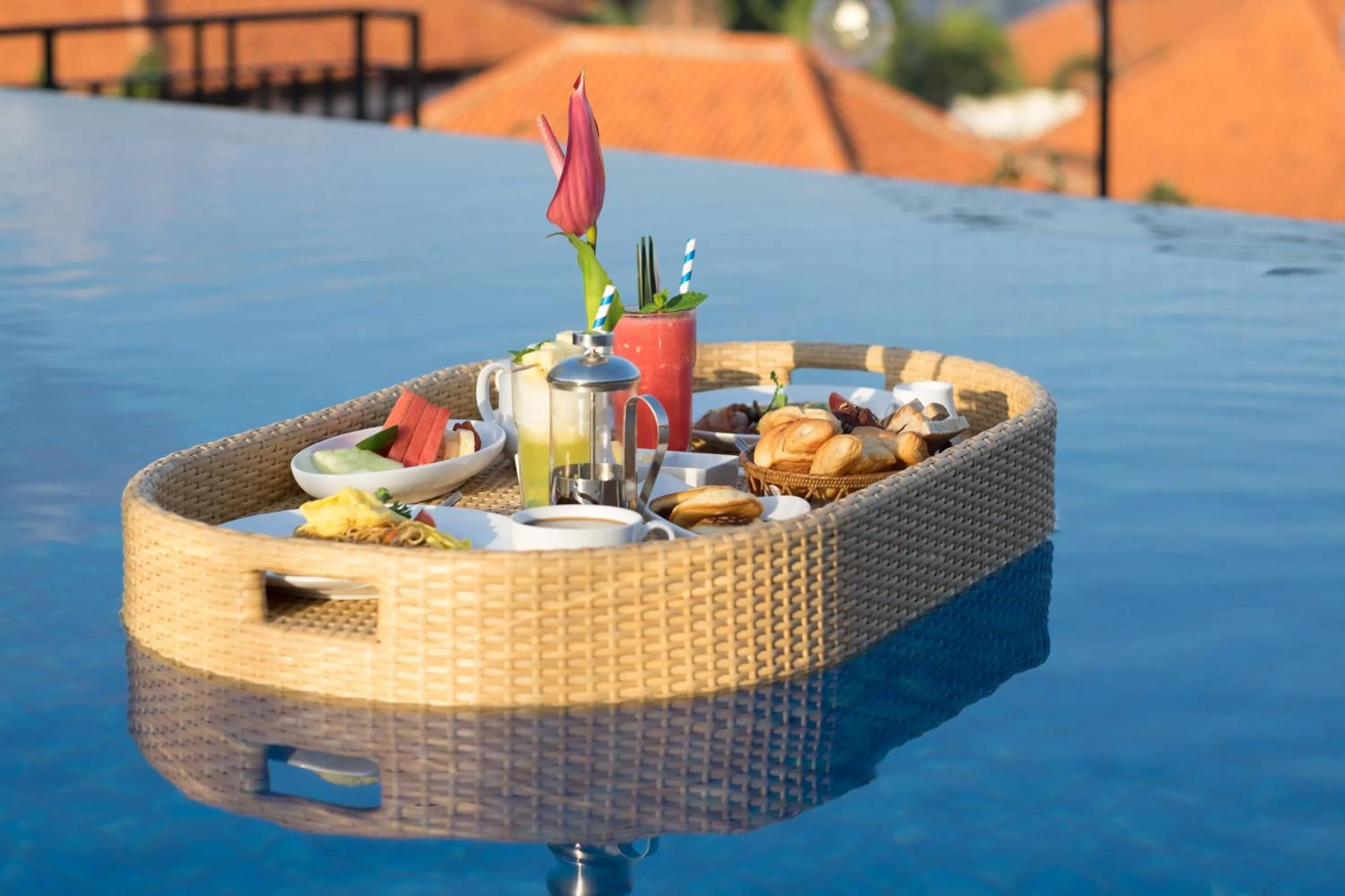 Food and drinks in Swiss-Belinn Legian