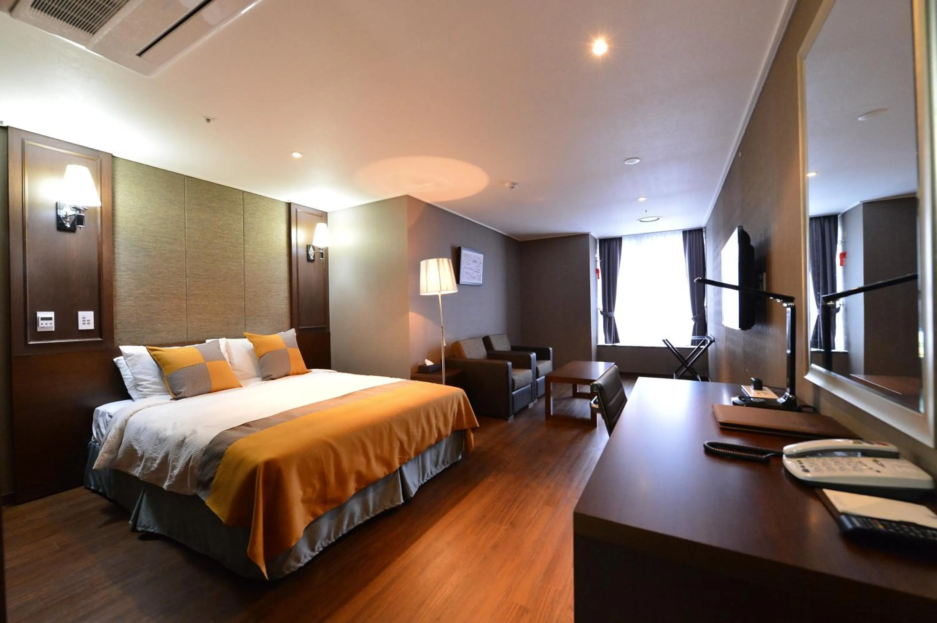 Bed in Value Highend Hotel Suwon