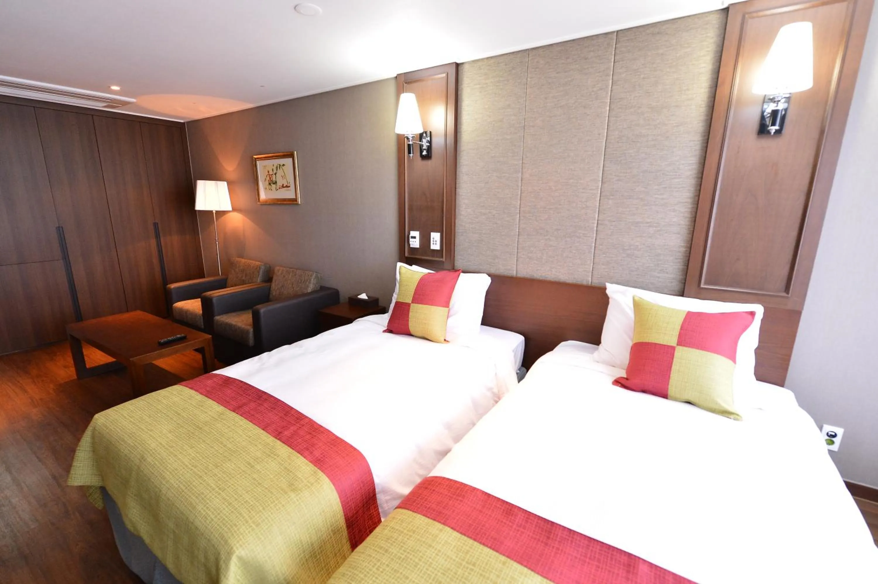 Photo of the whole room, Bed in Value Highend Hotel Suwon