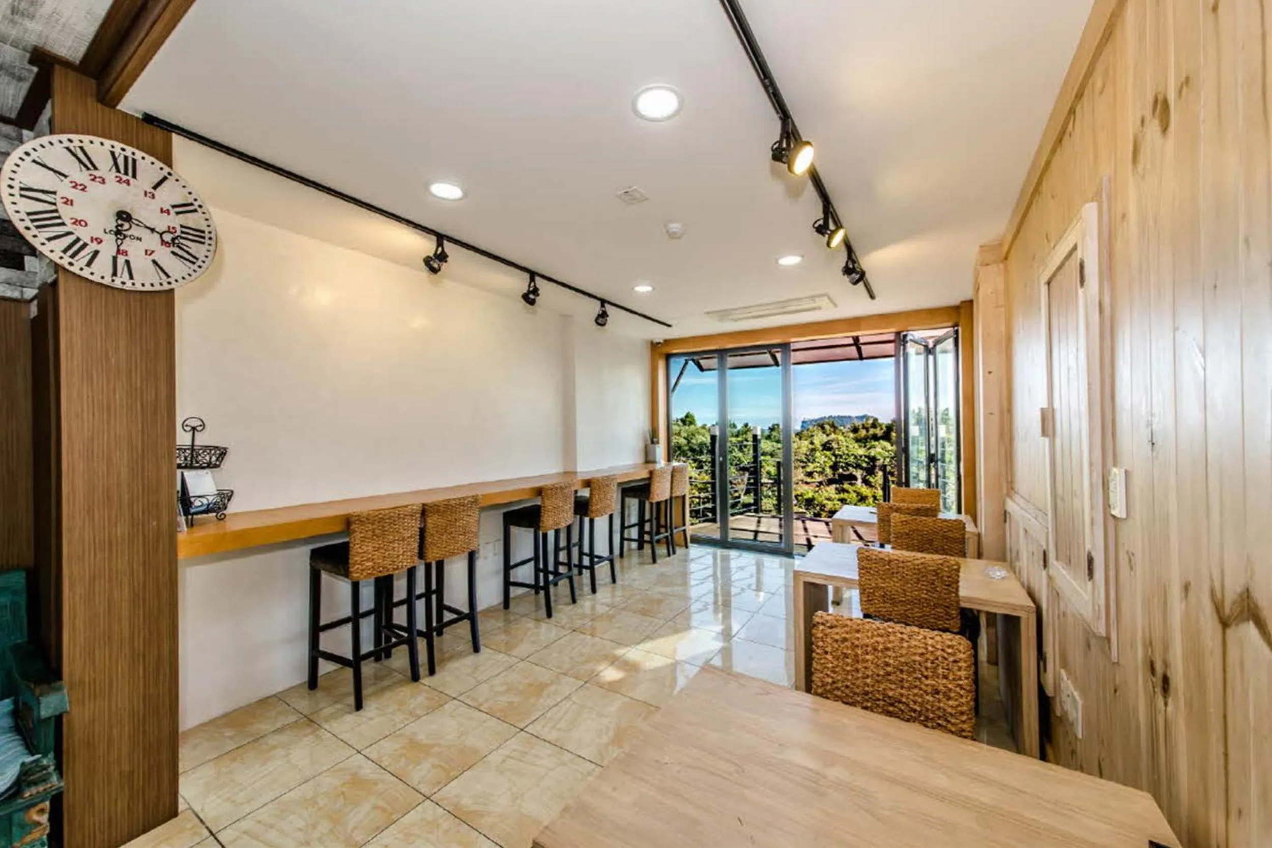 Restaurant/places to eat in Olleyo Resort