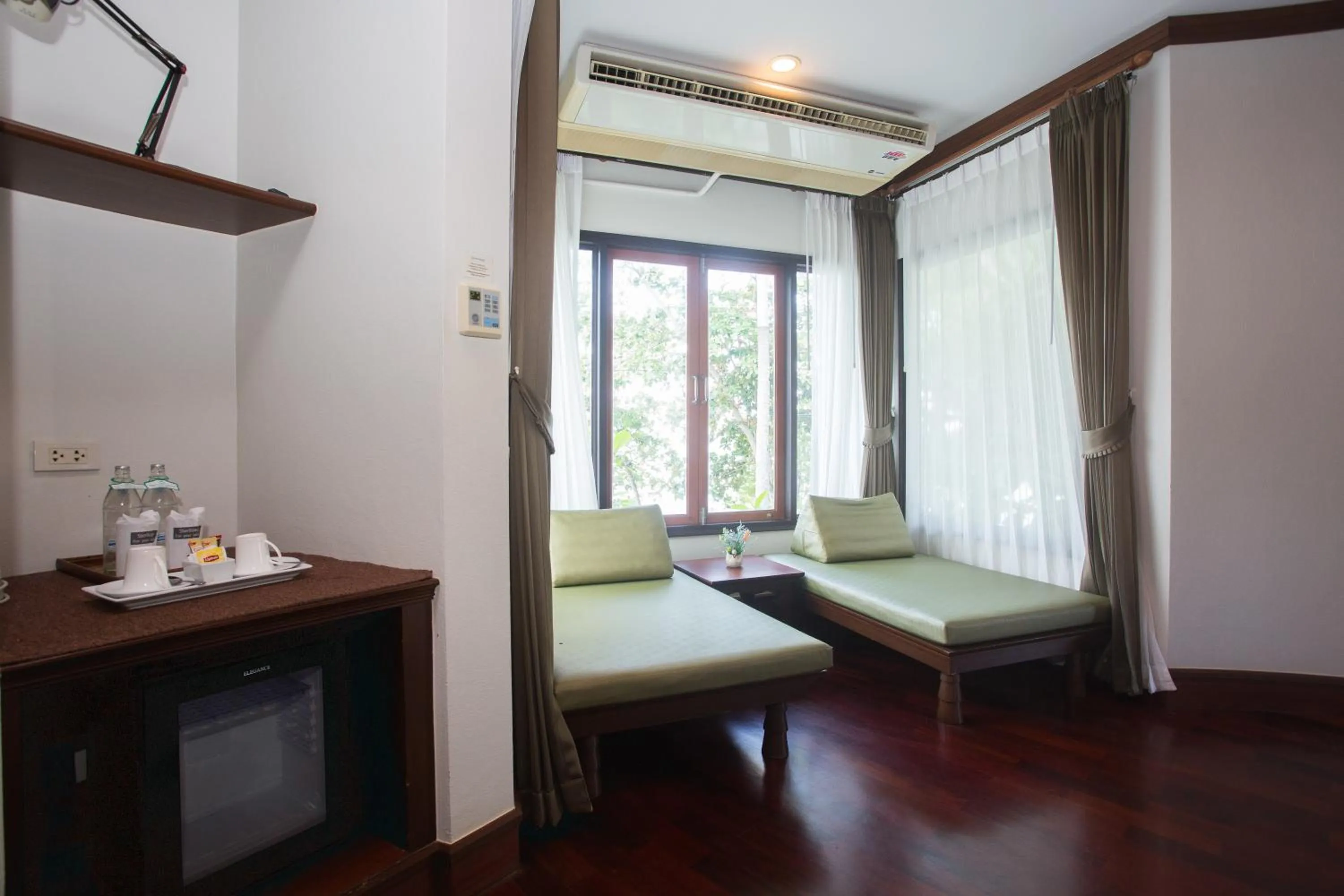 Living room, Bed in Golden Beach Resort