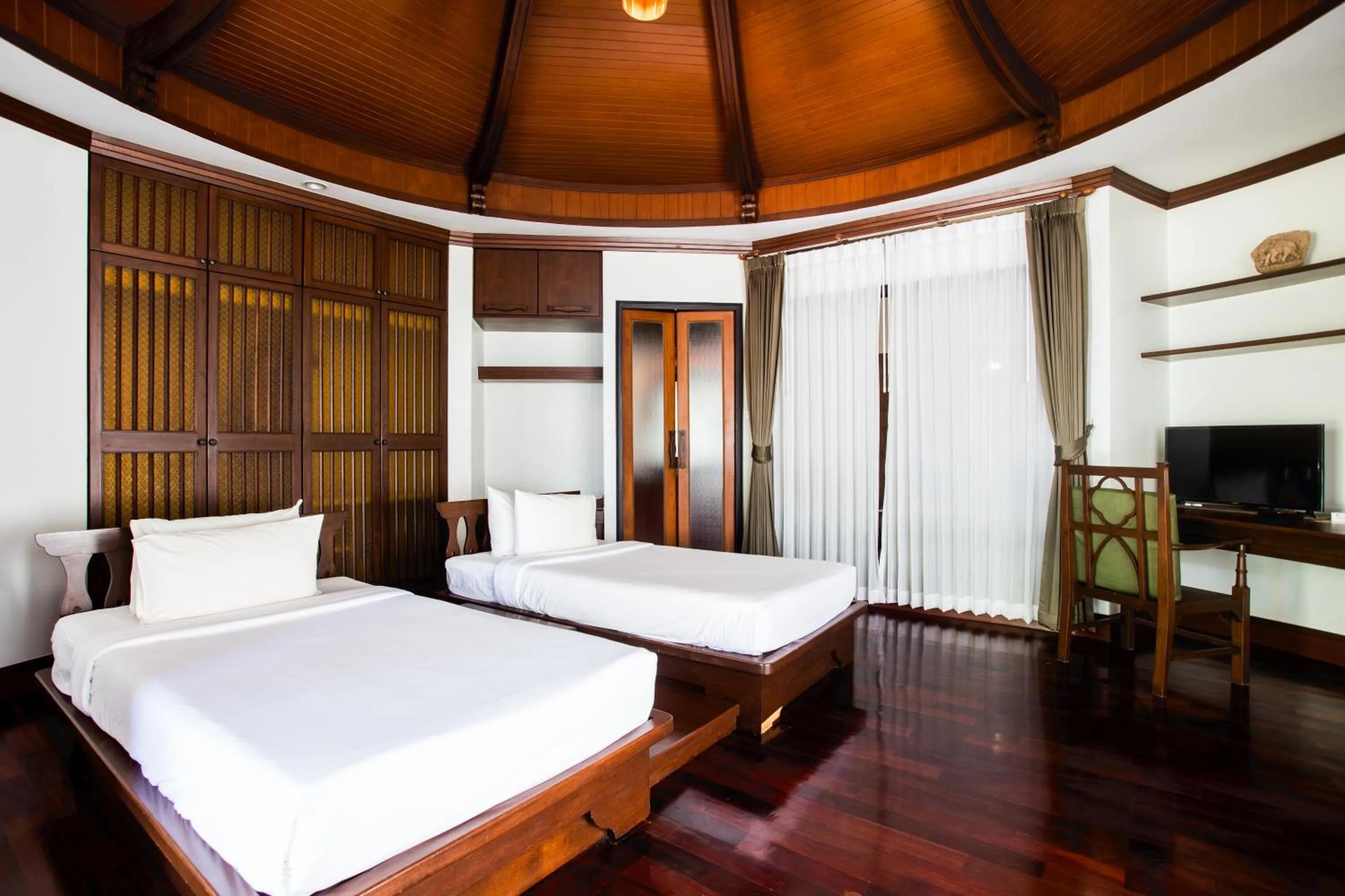 Bed in Golden Beach Resort