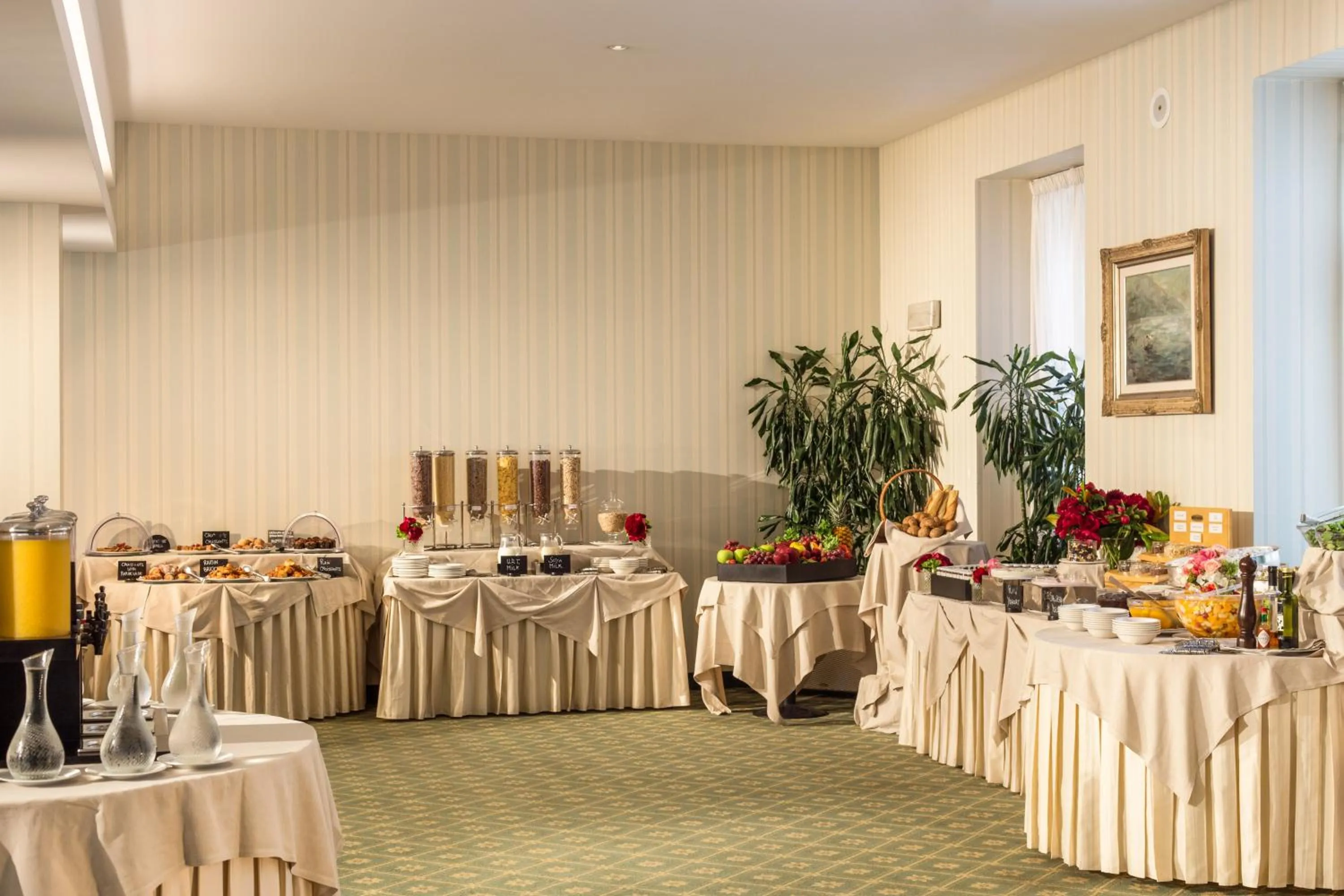 Continental breakfast in Grand Hotel Imperiale Resort & SPA