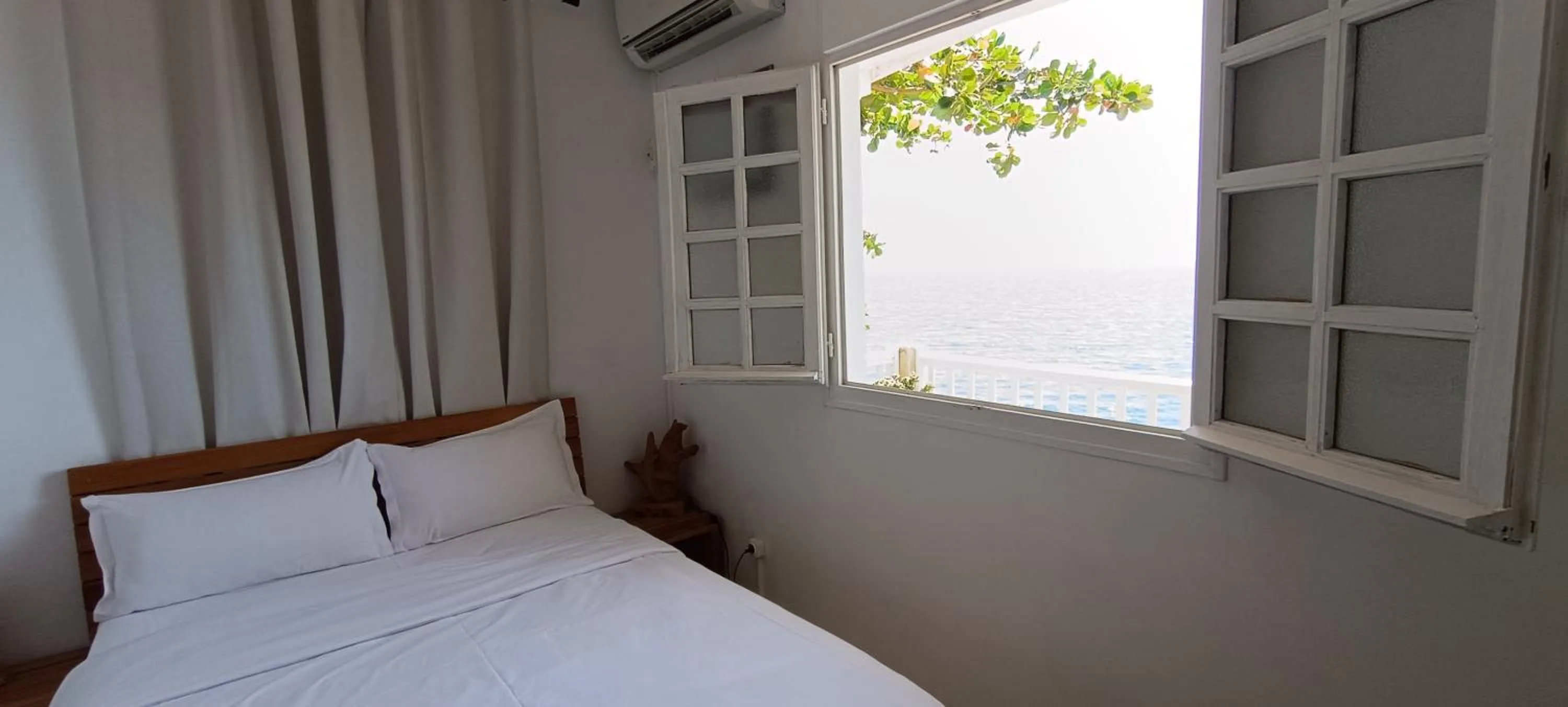 Bed in CLEMARA EVASION