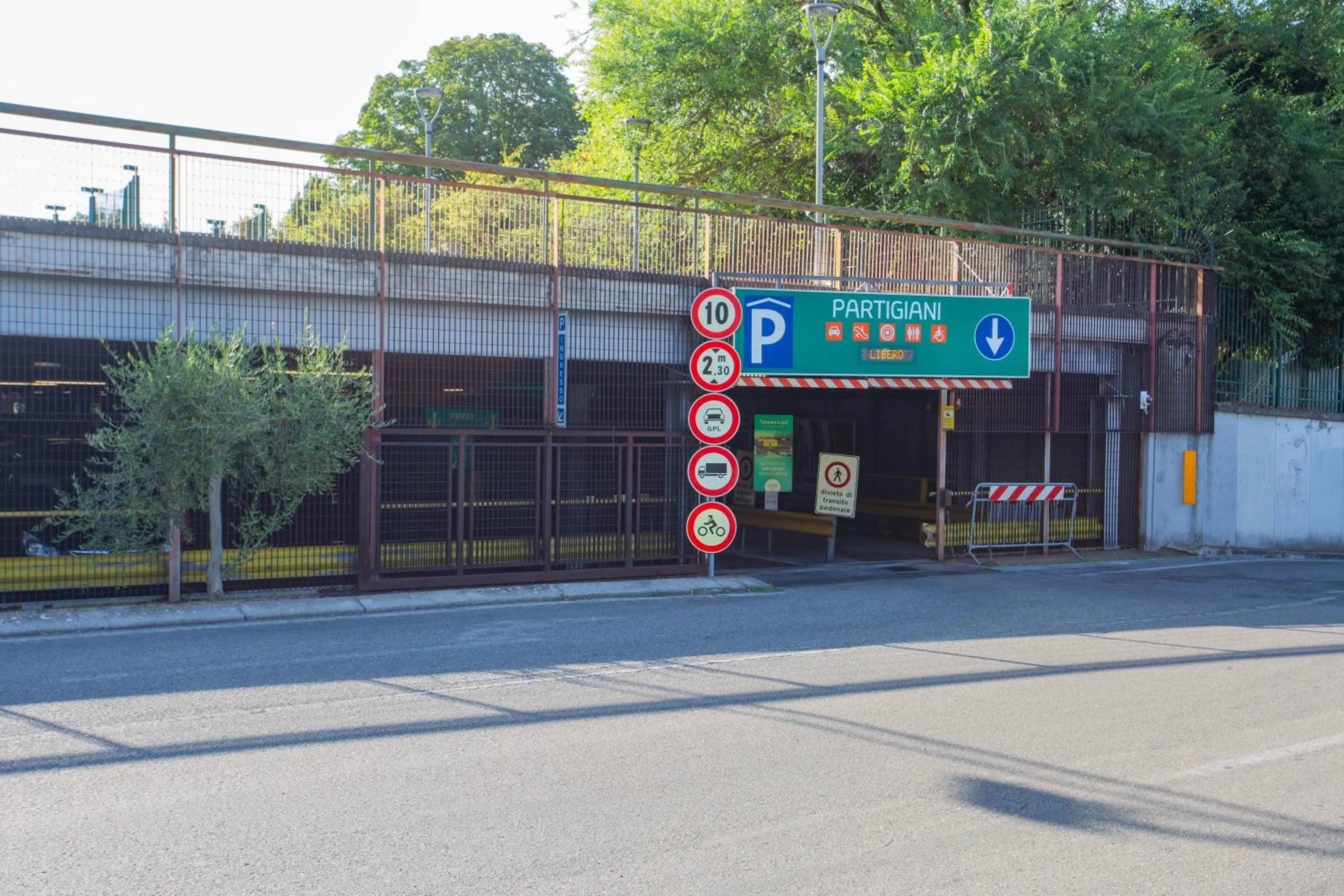 Parking in Hotel Umbria