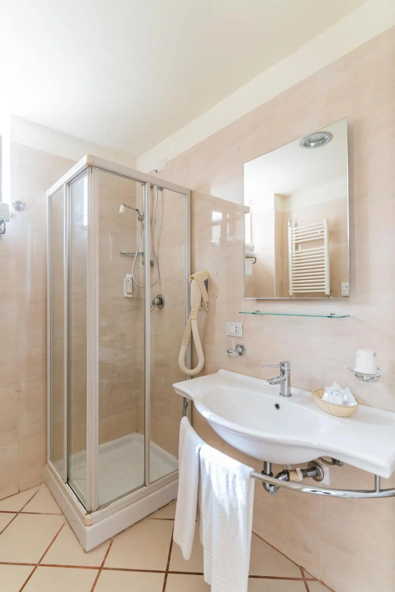 Bathroom in Hotel Principe d'Aragona, Sure Hotel Collection by BW