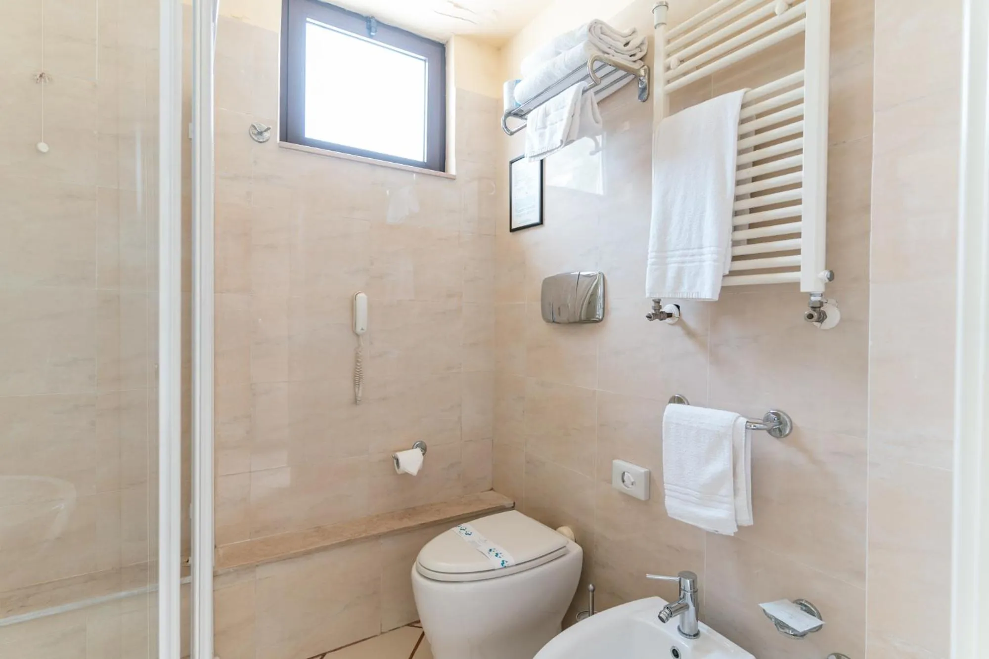 Bathroom in Hotel Principe d'Aragona, Sure Hotel Collection by BW