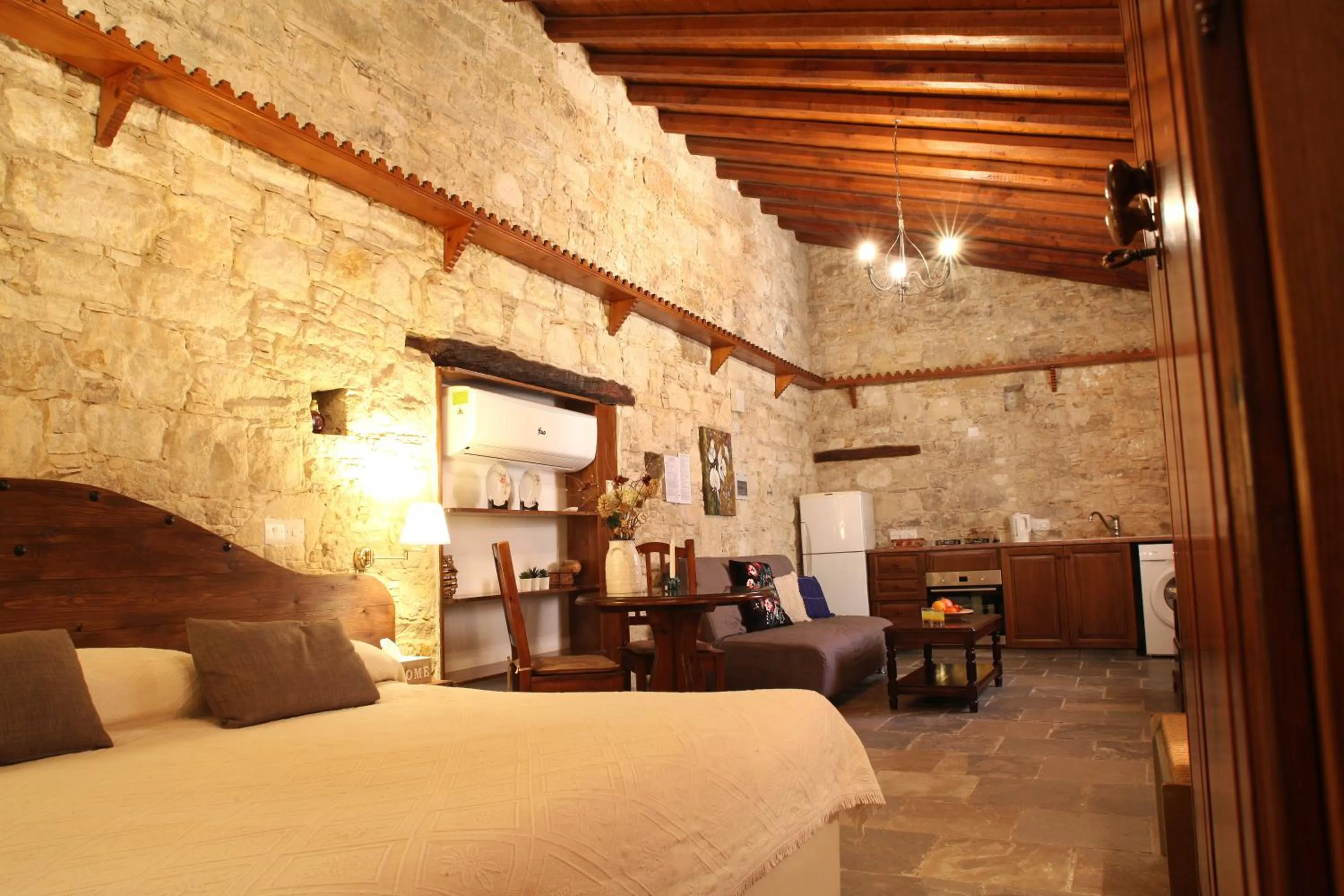 Bedroom, Bed in Agrovino Lofou