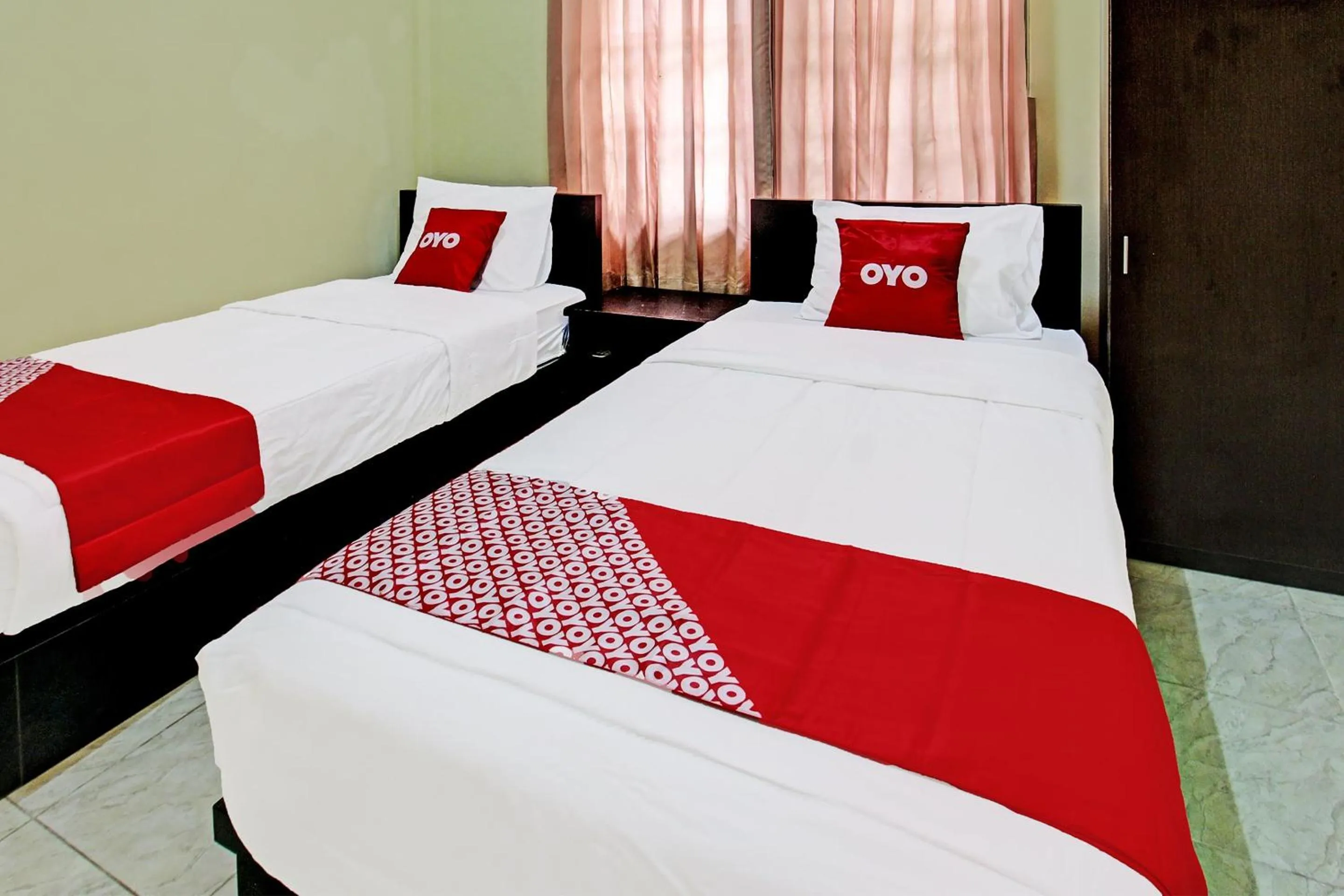 Bedroom, Bed in Hotel O Unram Guest House