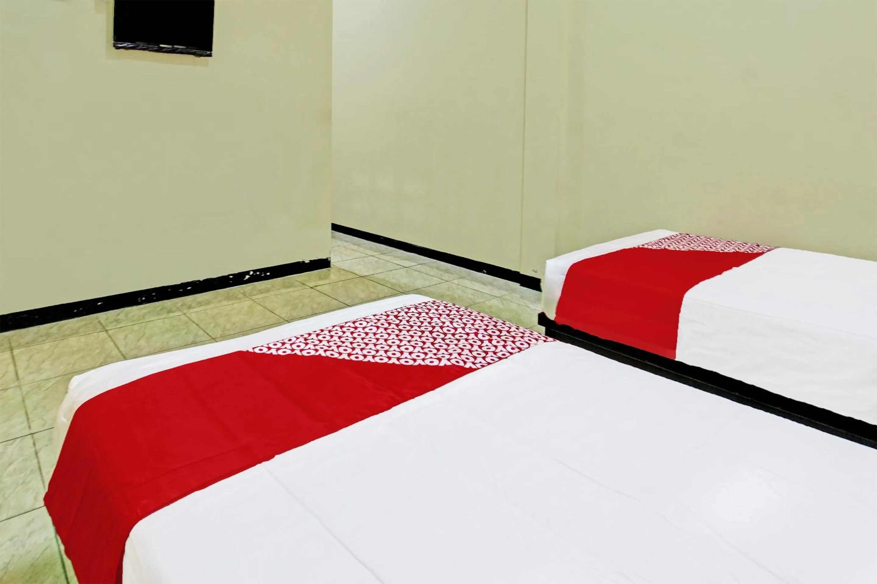 Bedroom, Bed in Hotel O Unram Guest House