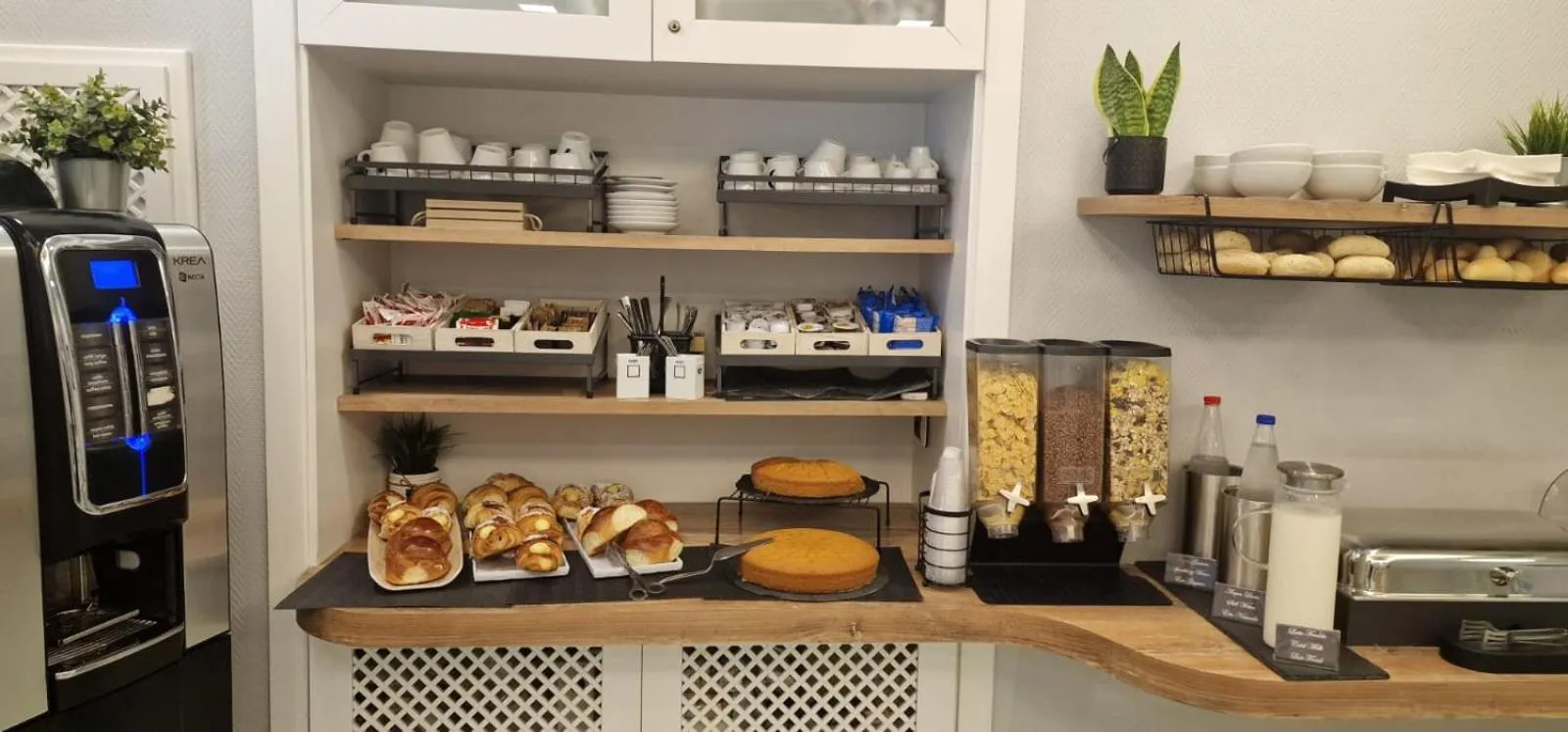 Continental breakfast in Hotel Potenza