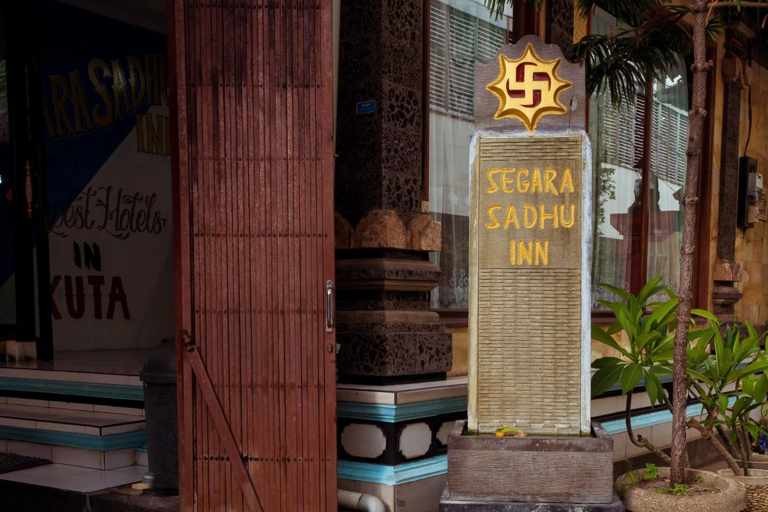 Facade/entrance in Segara Sadhu Inn Kuta by ecommerceloka