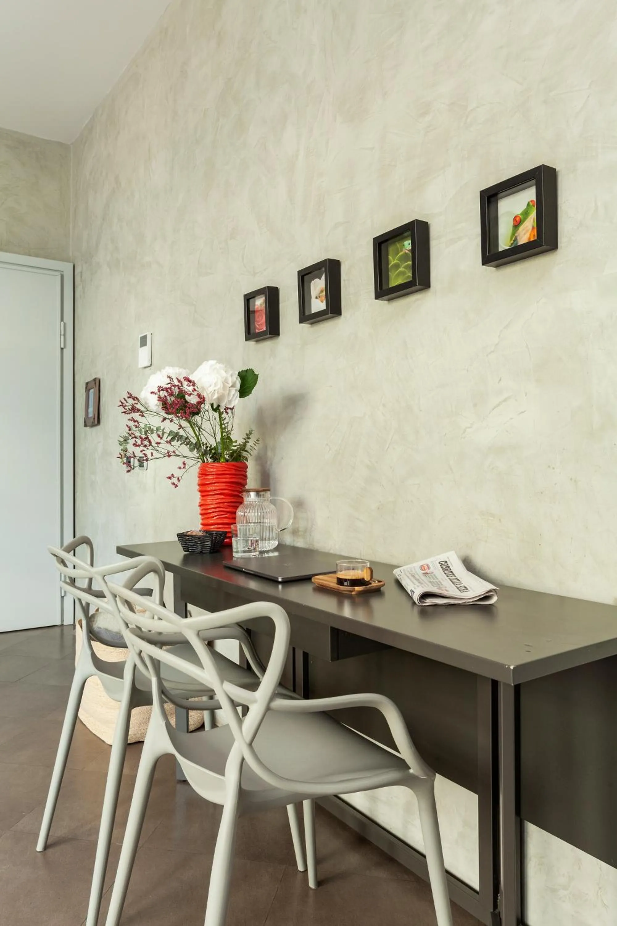 Dining area in San Babila Suite