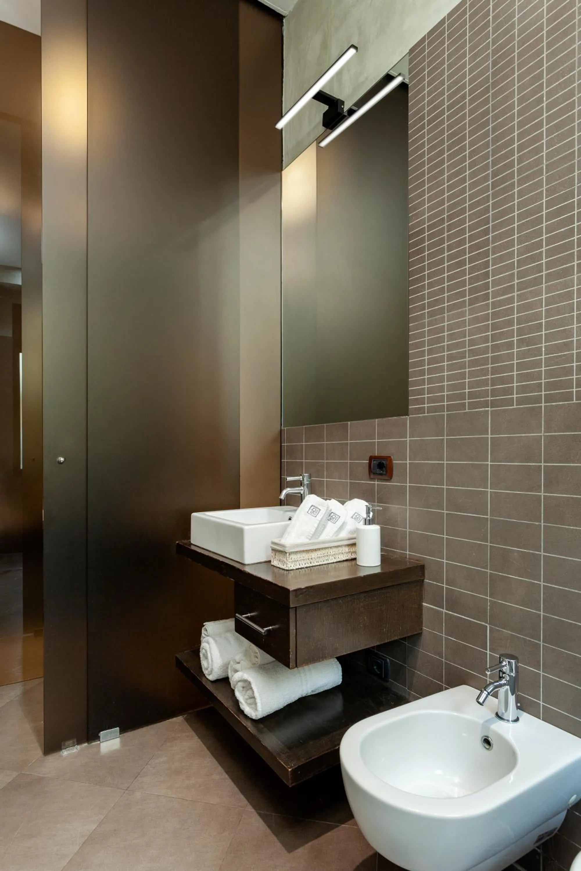 Bathroom in San Babila Suite