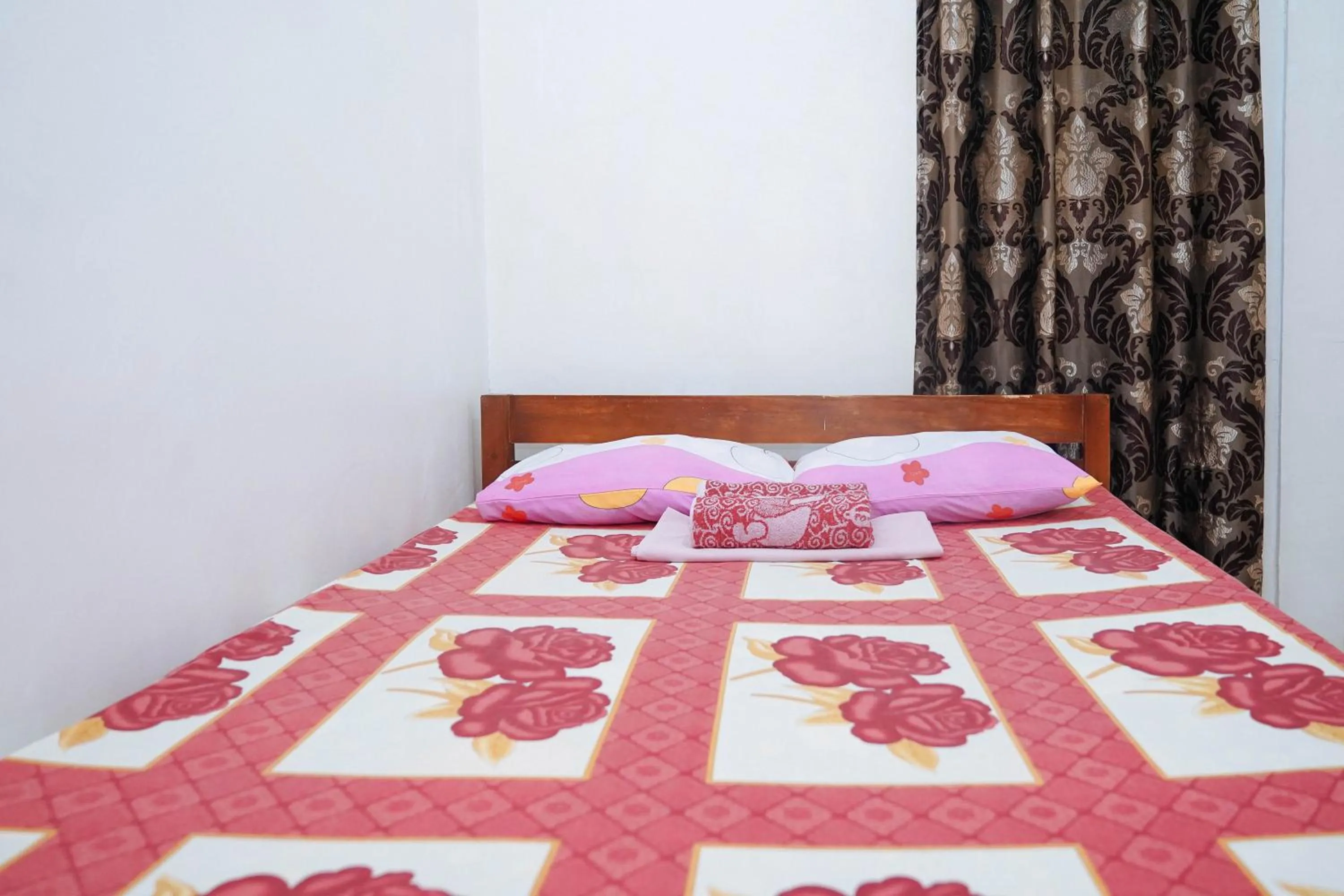 Bedroom, Bed in C Star Travellers Inn