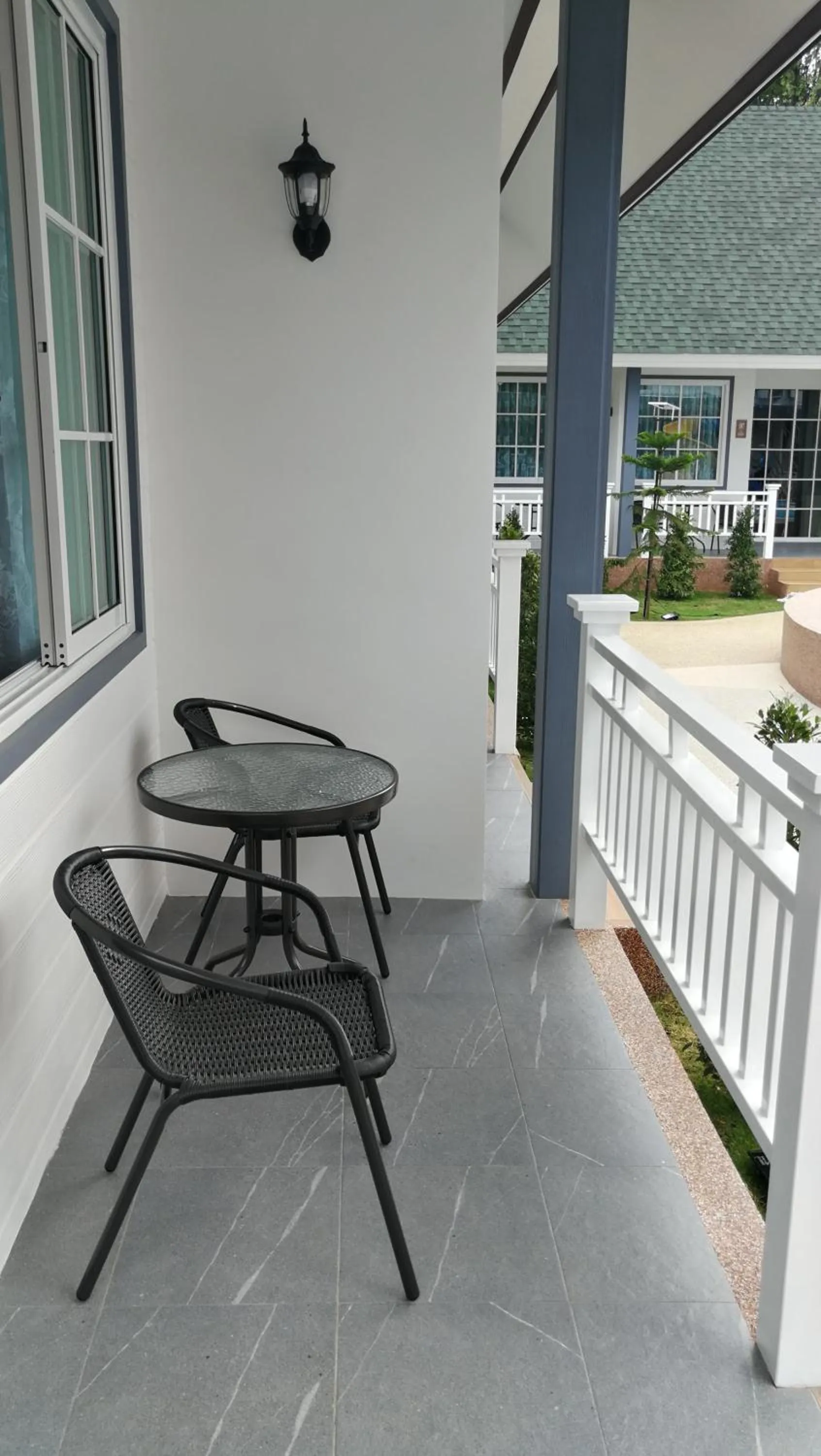 Balcony/Terrace in English Resotel : อิงลิช รีโซเทล