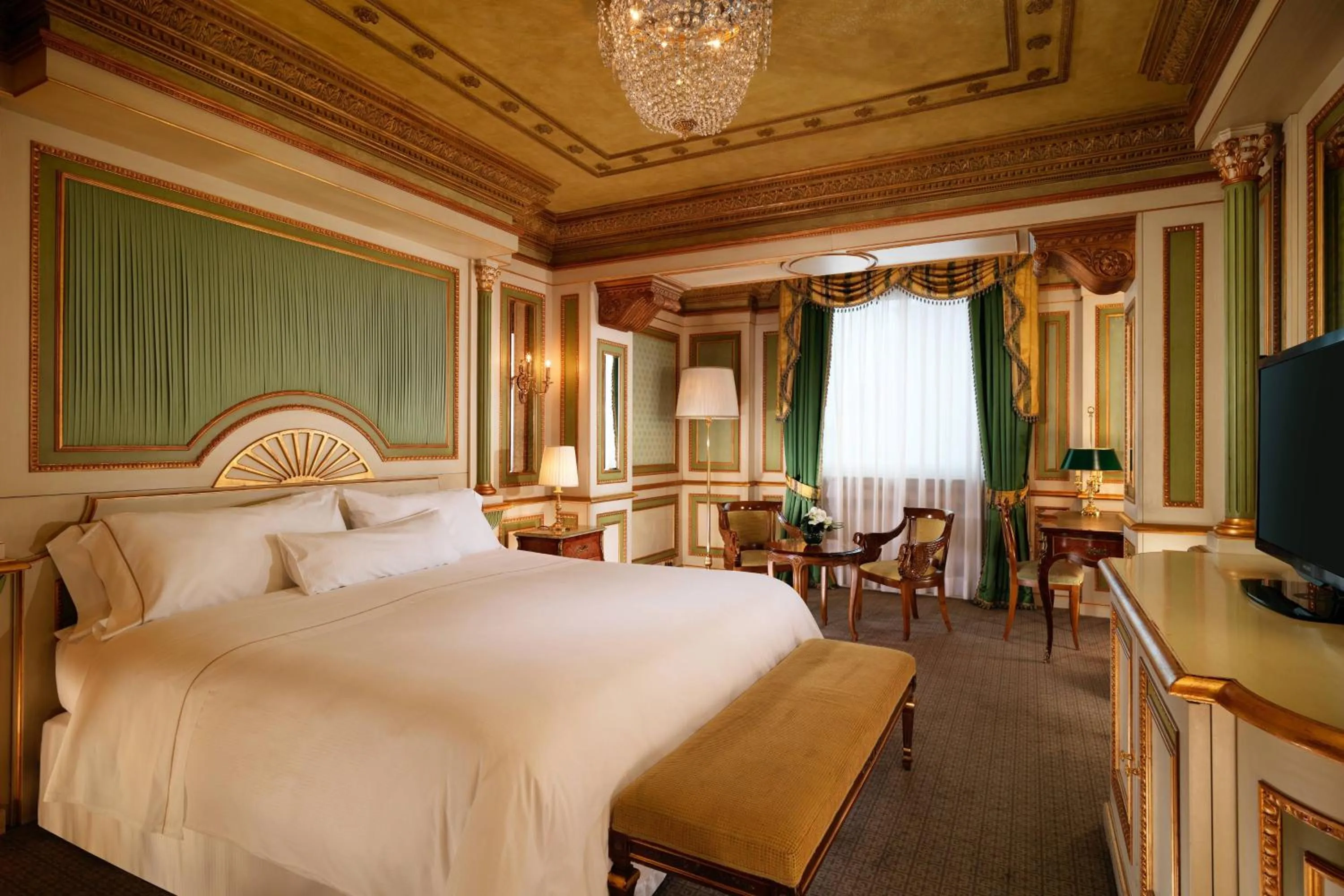 Photo of the whole room, Bed in The Westin Palace, Milan