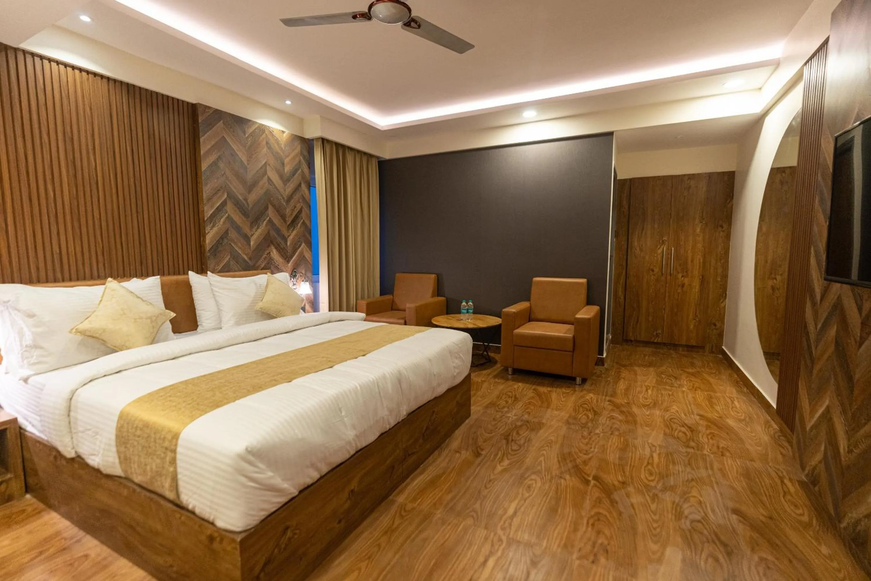 Photo of the whole room, Bed in Clarks Inn , Airport Bangalore