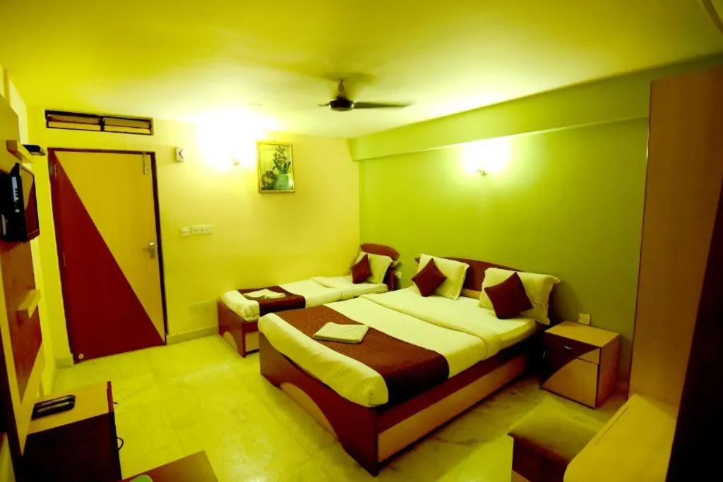 Bed in Shastri Paradise opst to KSRTC Bus Stand