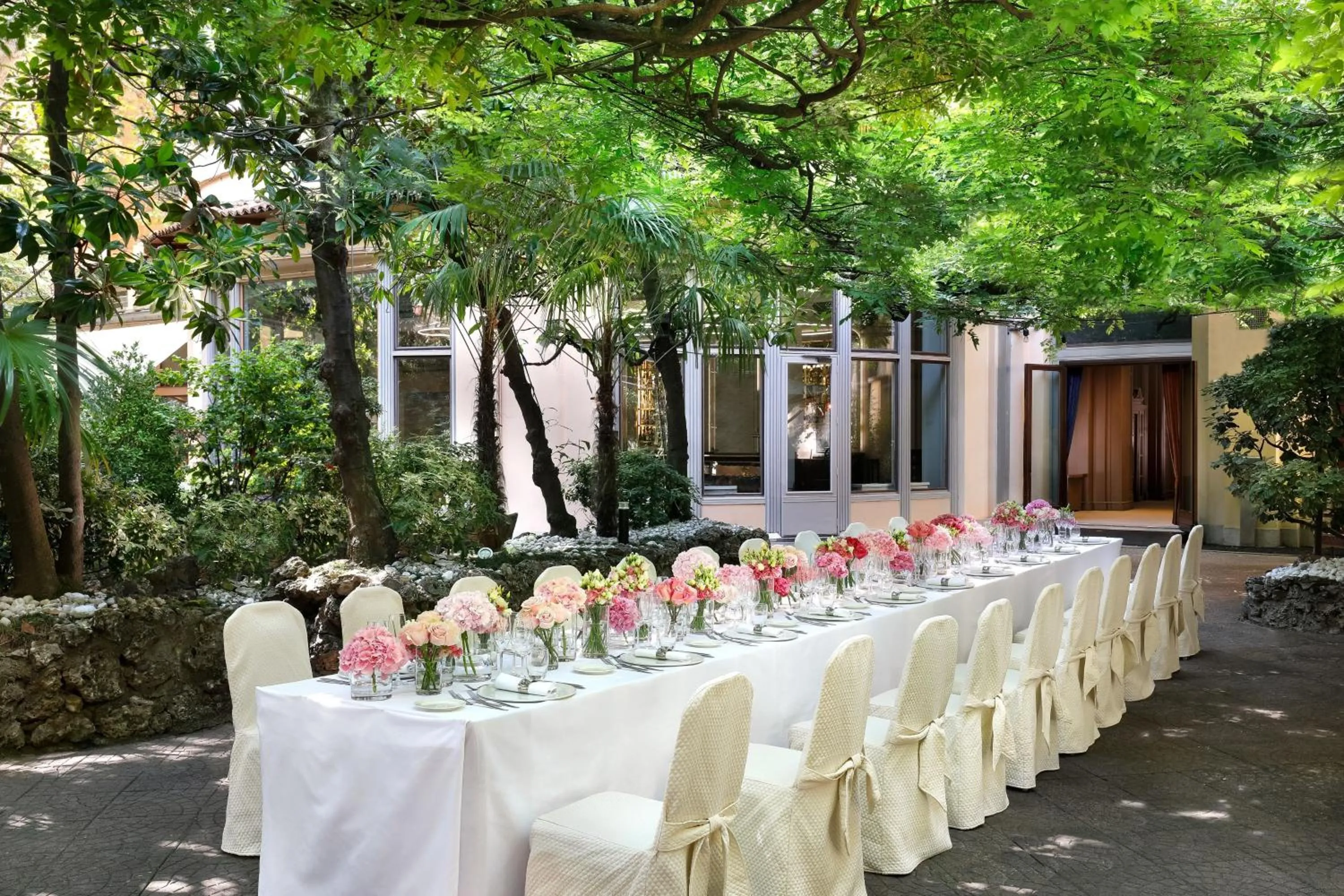 Banquet/Function facilities in Sheraton Diana Majestic