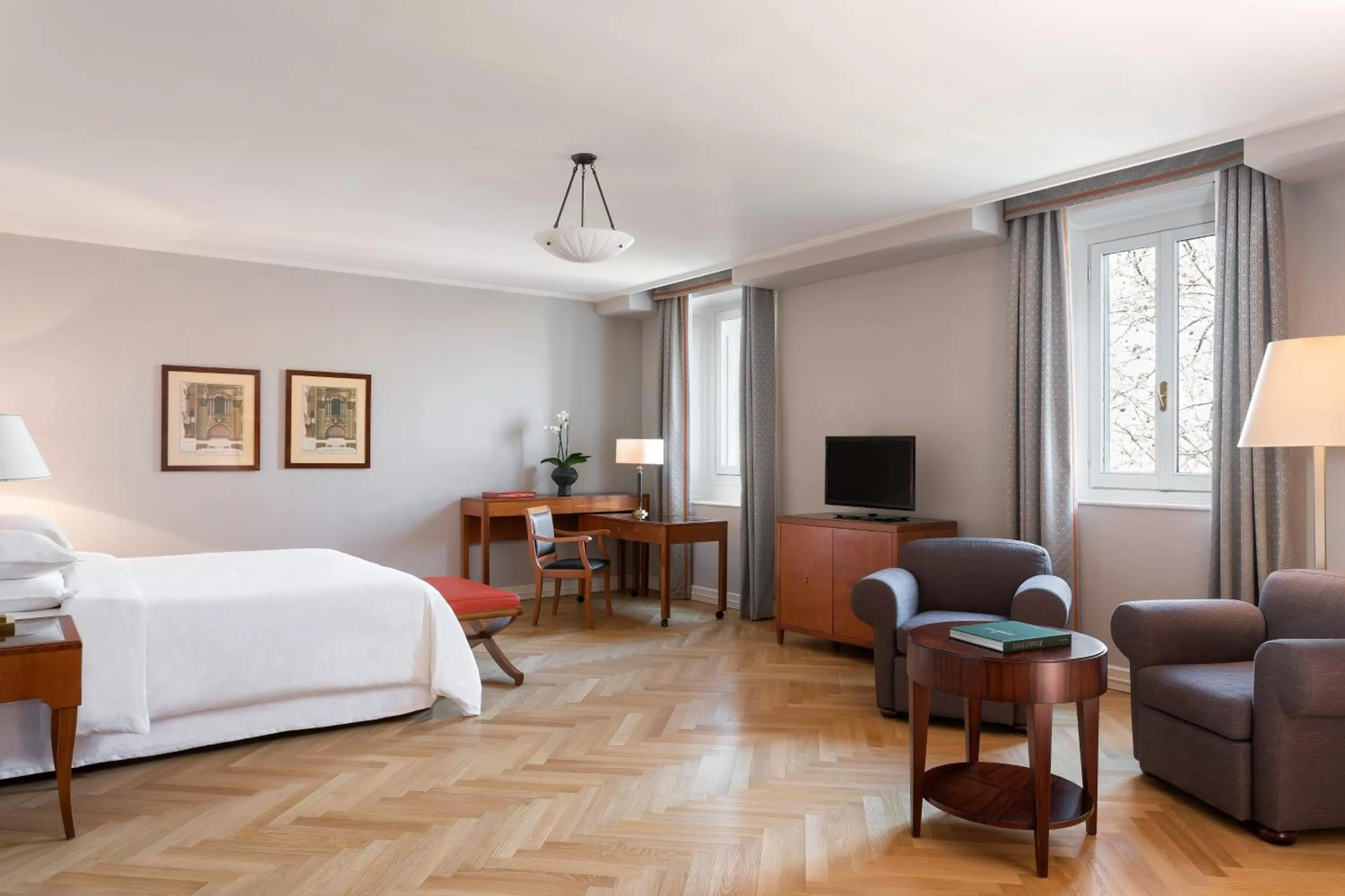 Photo of the whole room in Sheraton Diana Majestic