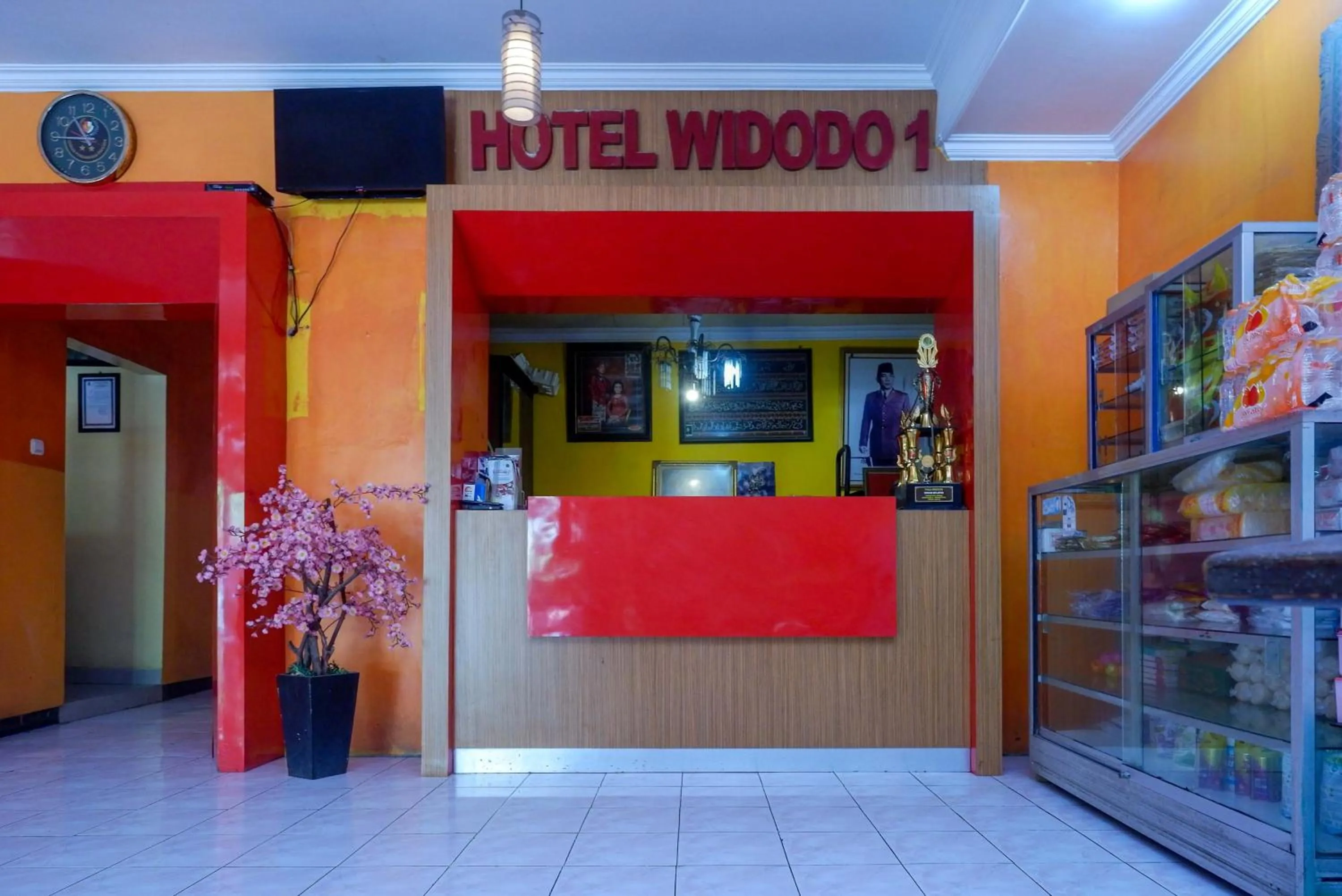 Lobby or reception in Hotel Widodo 1 Parangtritis RedPartner