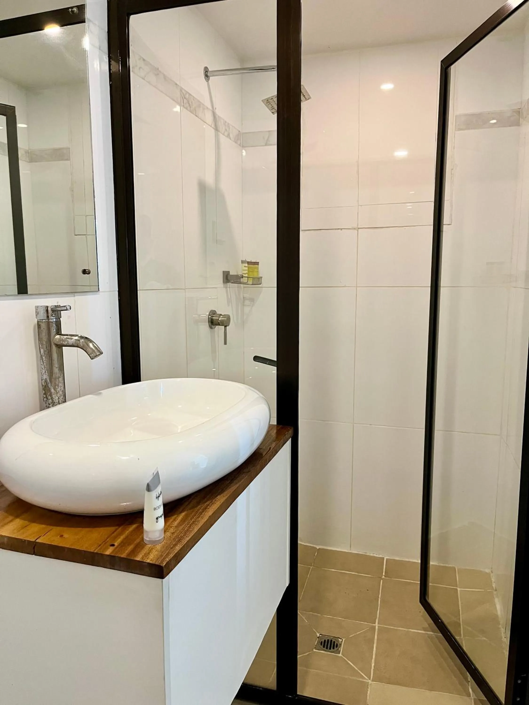 Bathroom in Sailors Beach Fiji