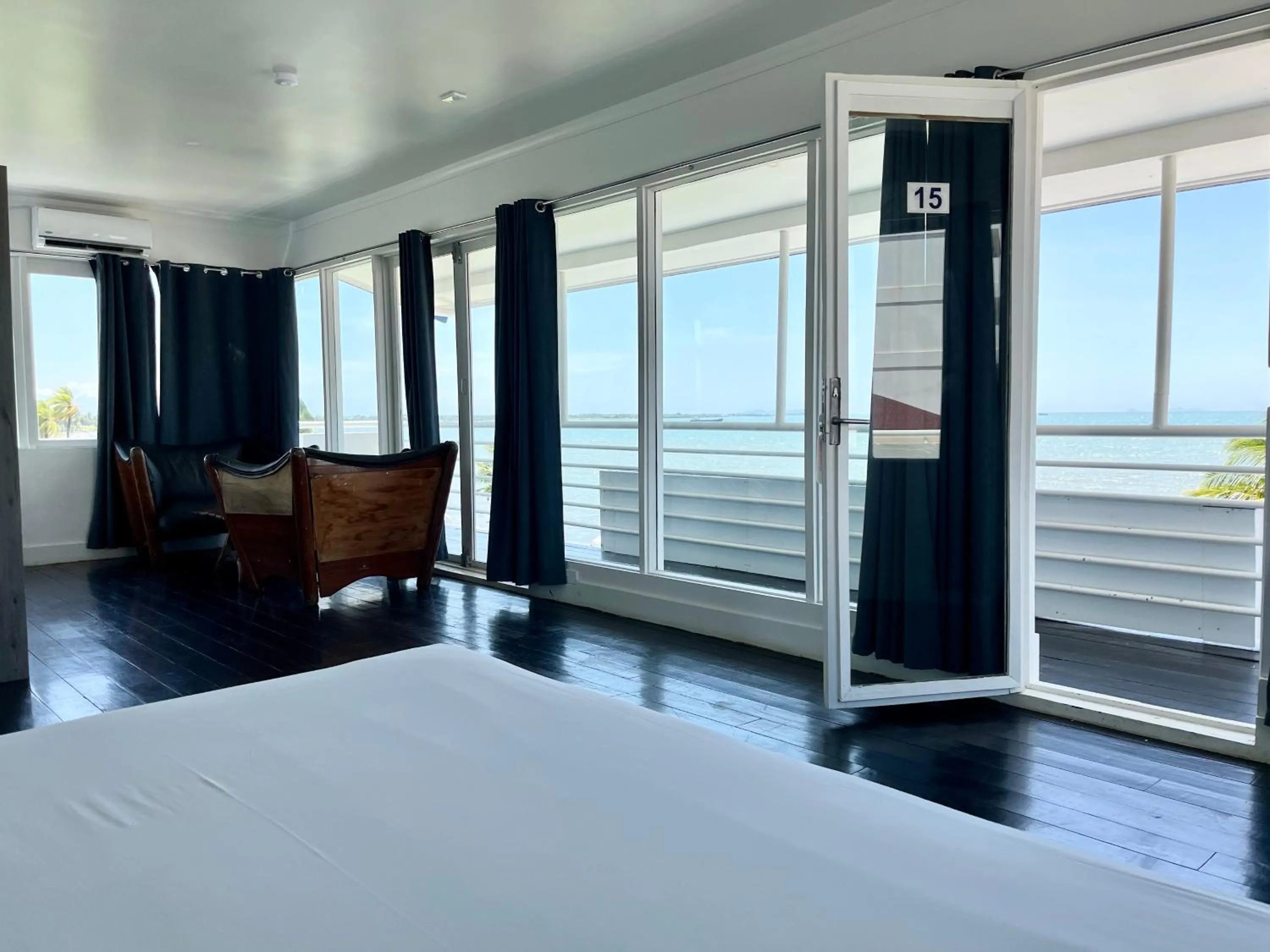 Photo of the whole room, Bed in Sailors Beach Fiji