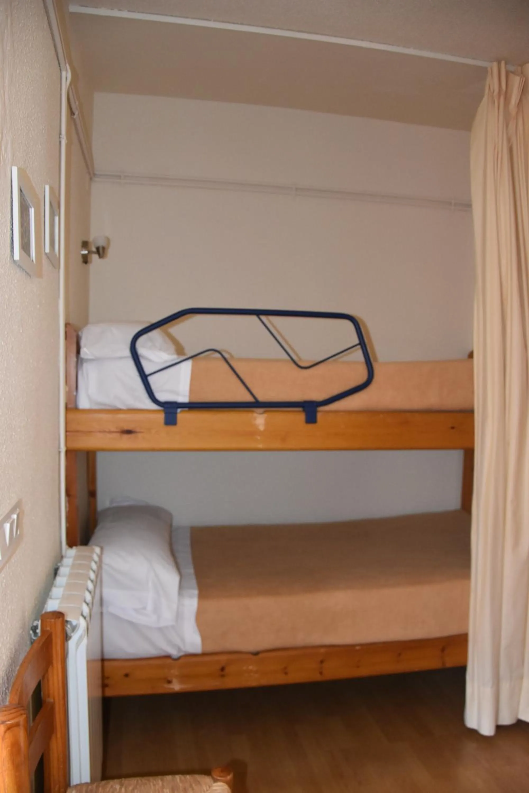 bunk bed, Bed in Apartamentos SNÖ Edelweiss