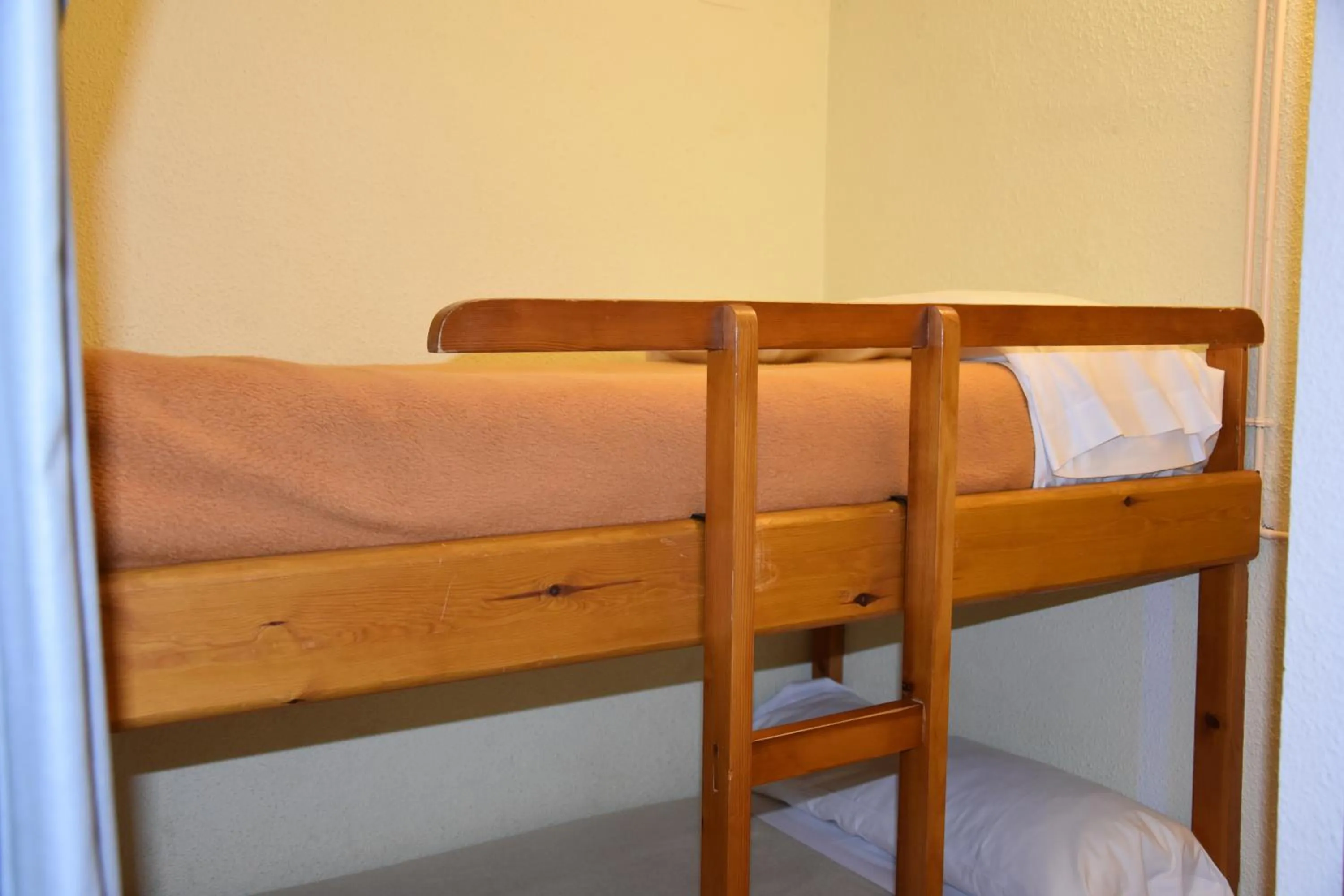 bunk bed, Bed in Apartamentos SNÖ Edelweiss