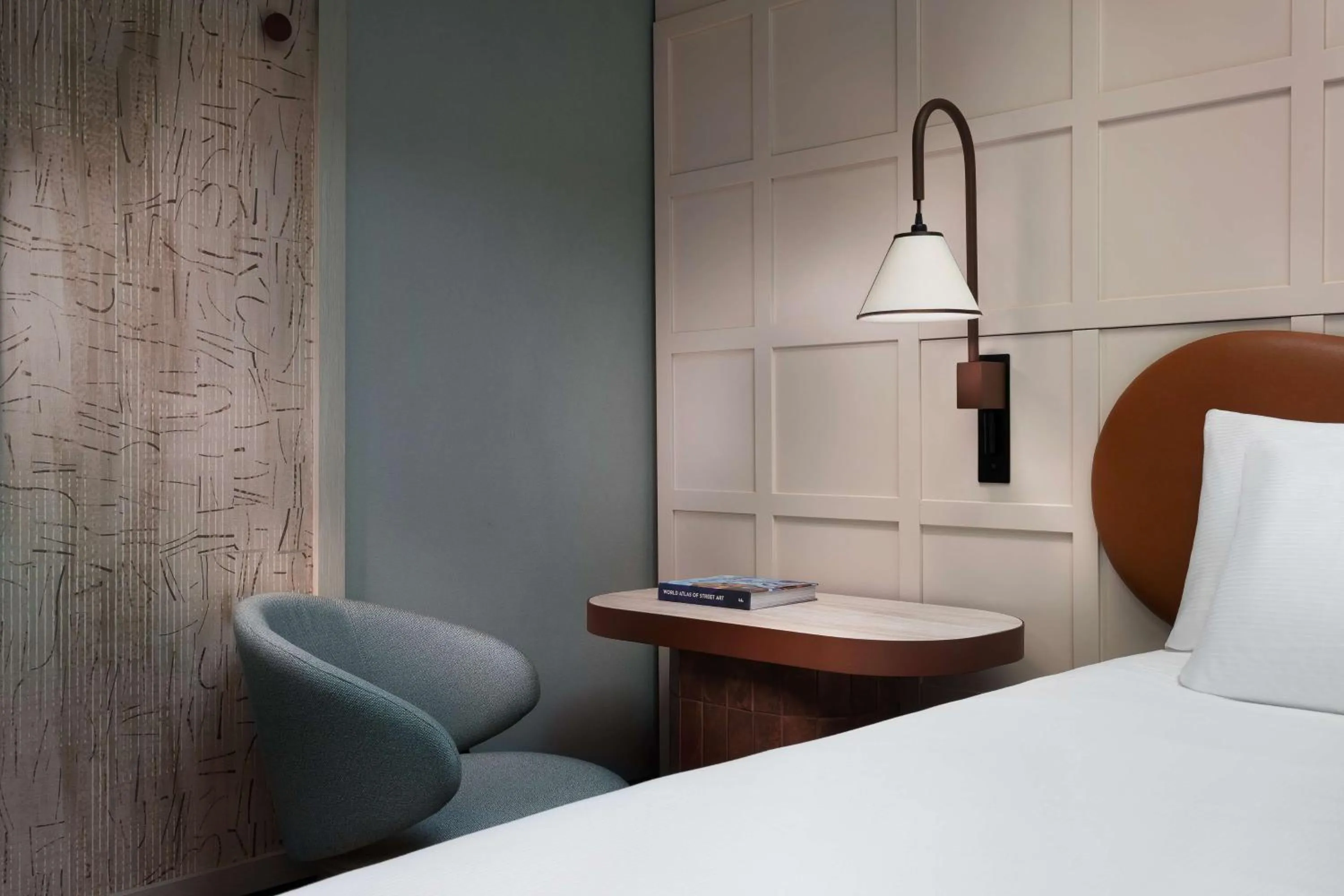 Bed in Best Western Plus Hotel Spring House