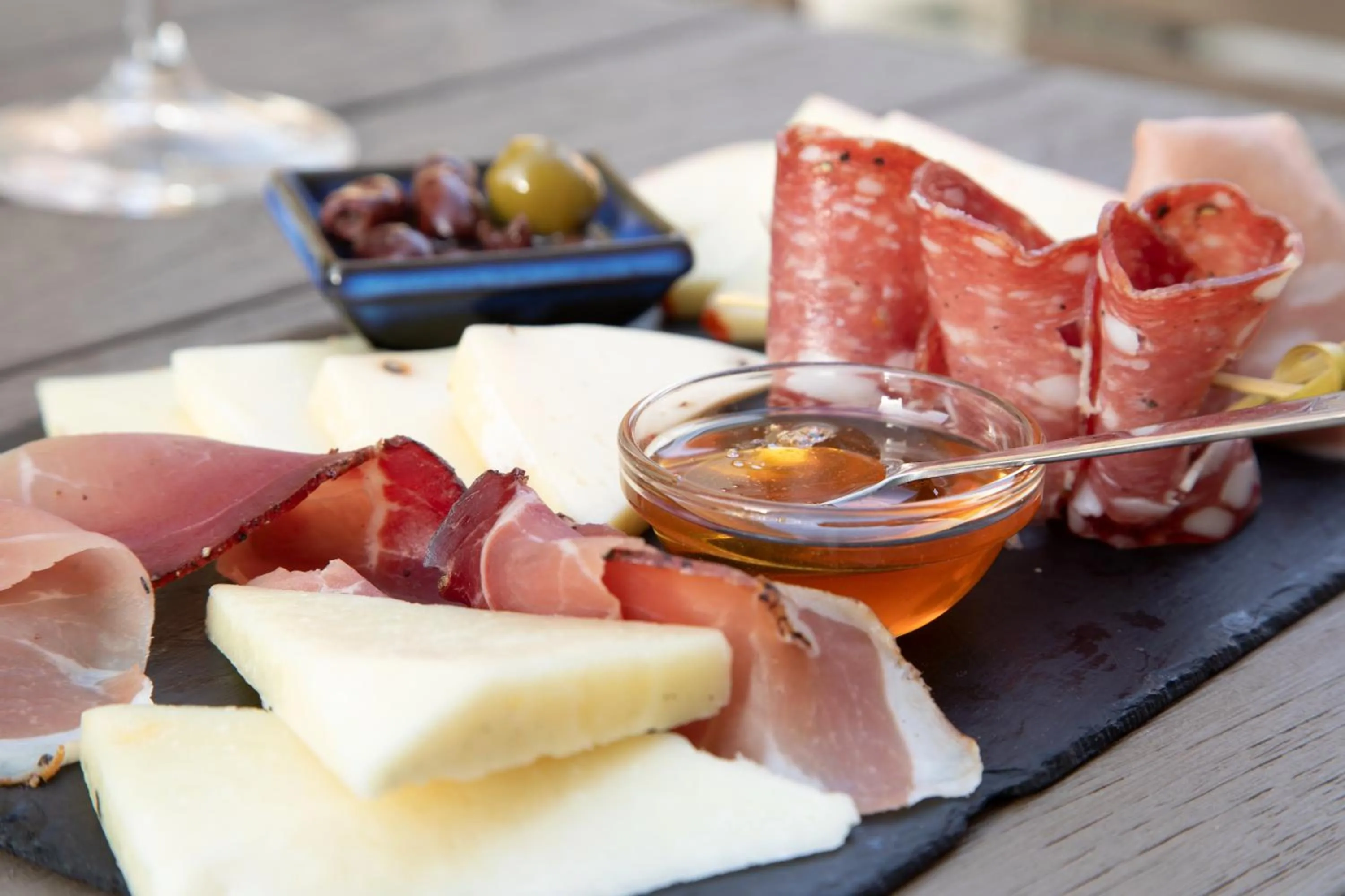 Restaurant/places to eat in Best Western Plus Hotel Spring House