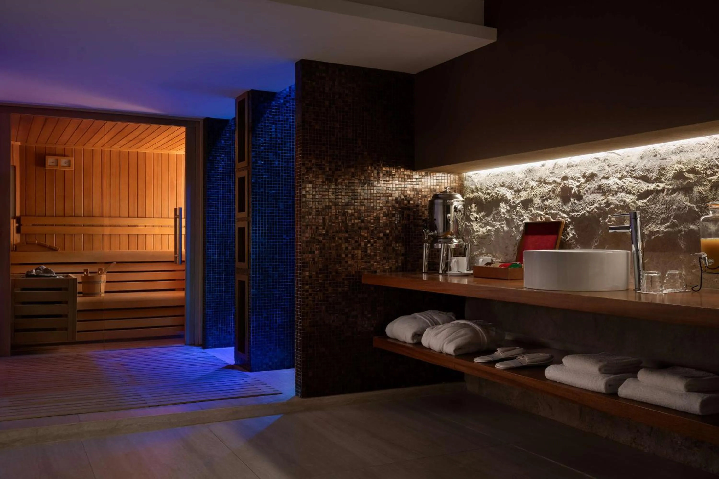 Sports in Best Western Plus Hotel Spring House