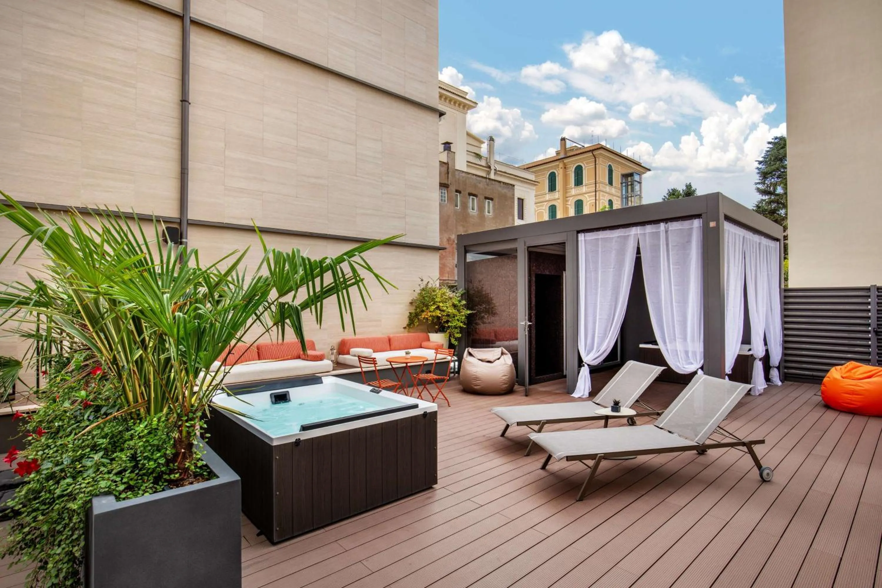 Patio in Best Western Plus Hotel Spring House