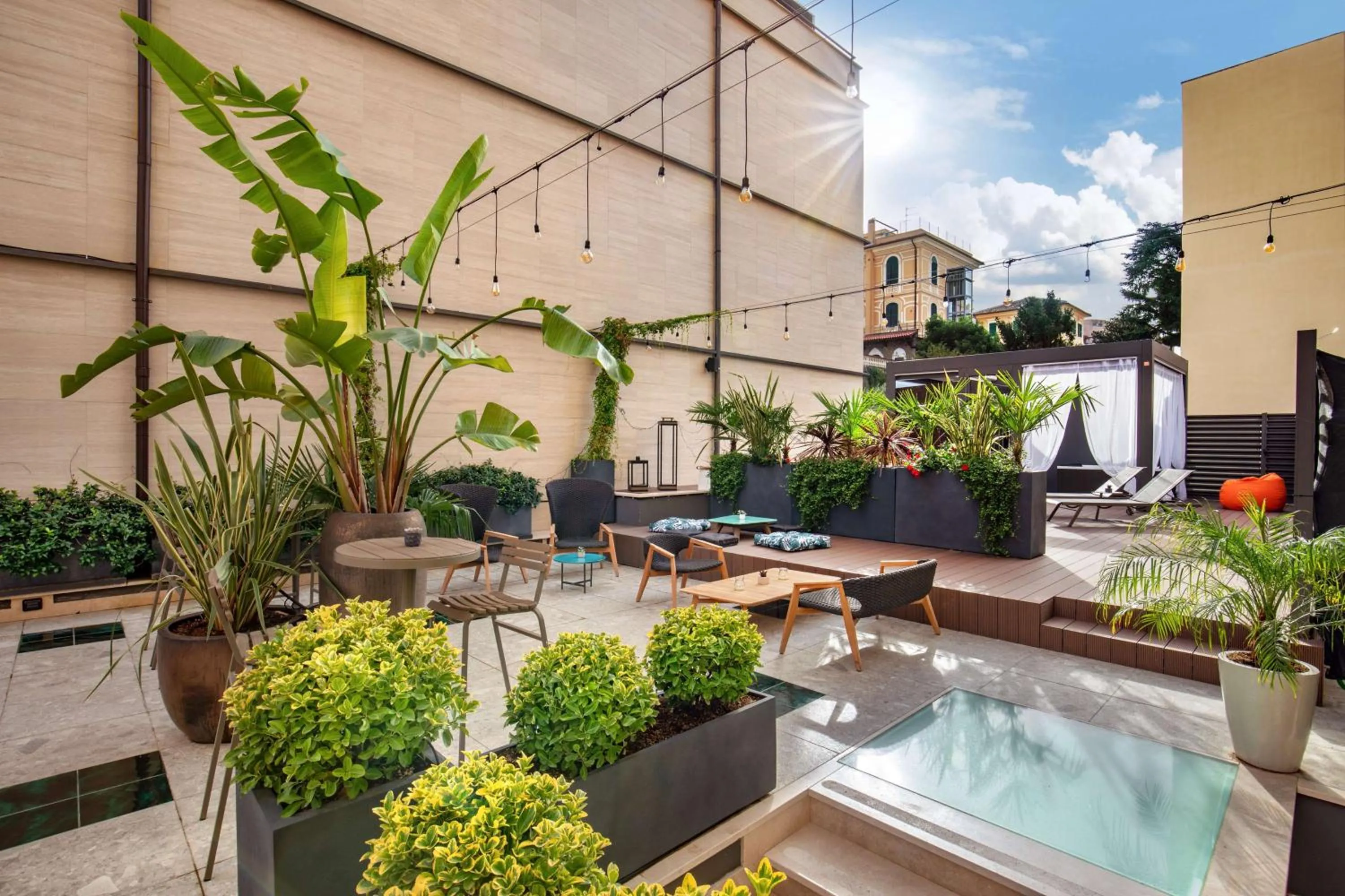 Patio in Best Western Plus Hotel Spring House