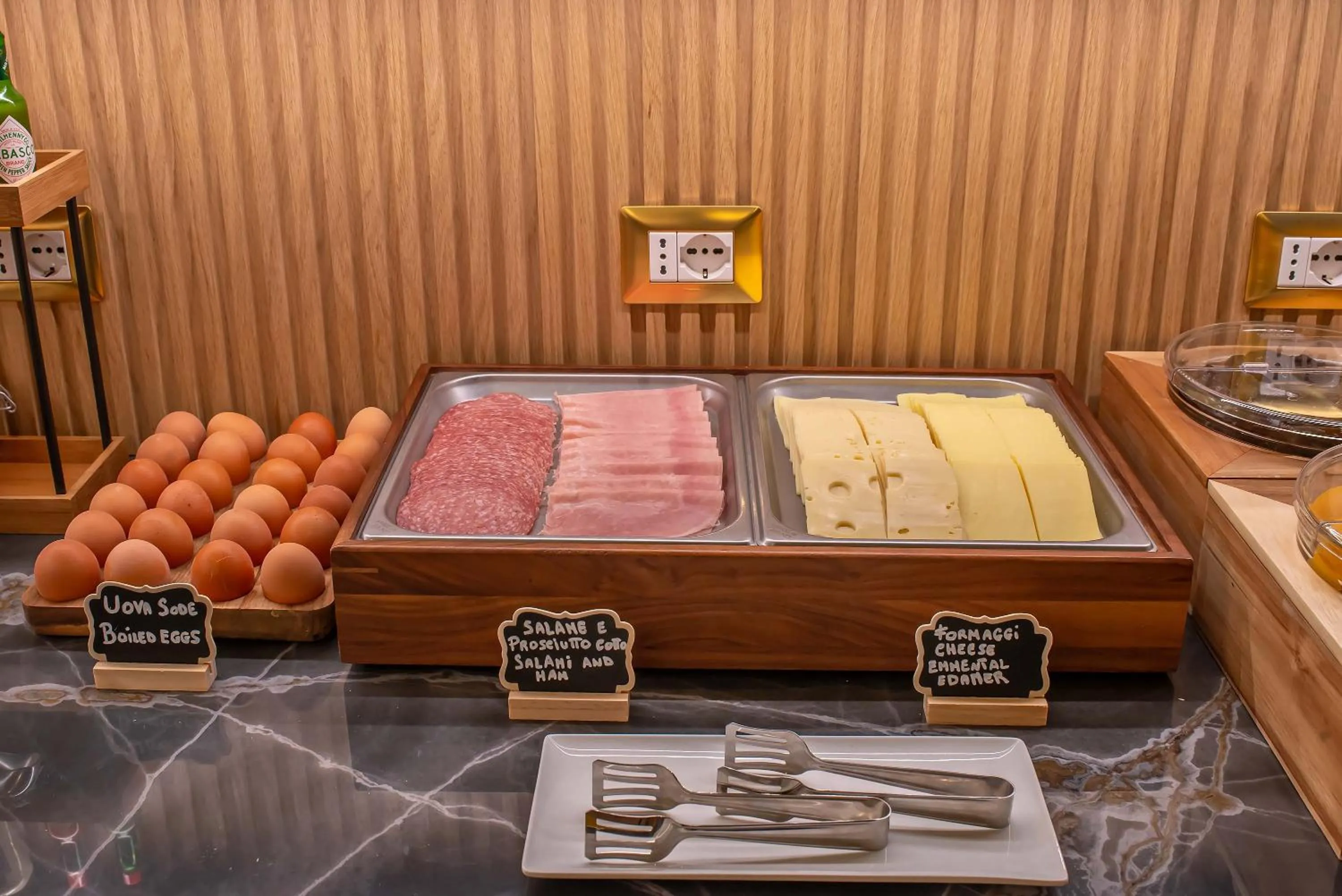 Continental breakfast in Hotel Accademia