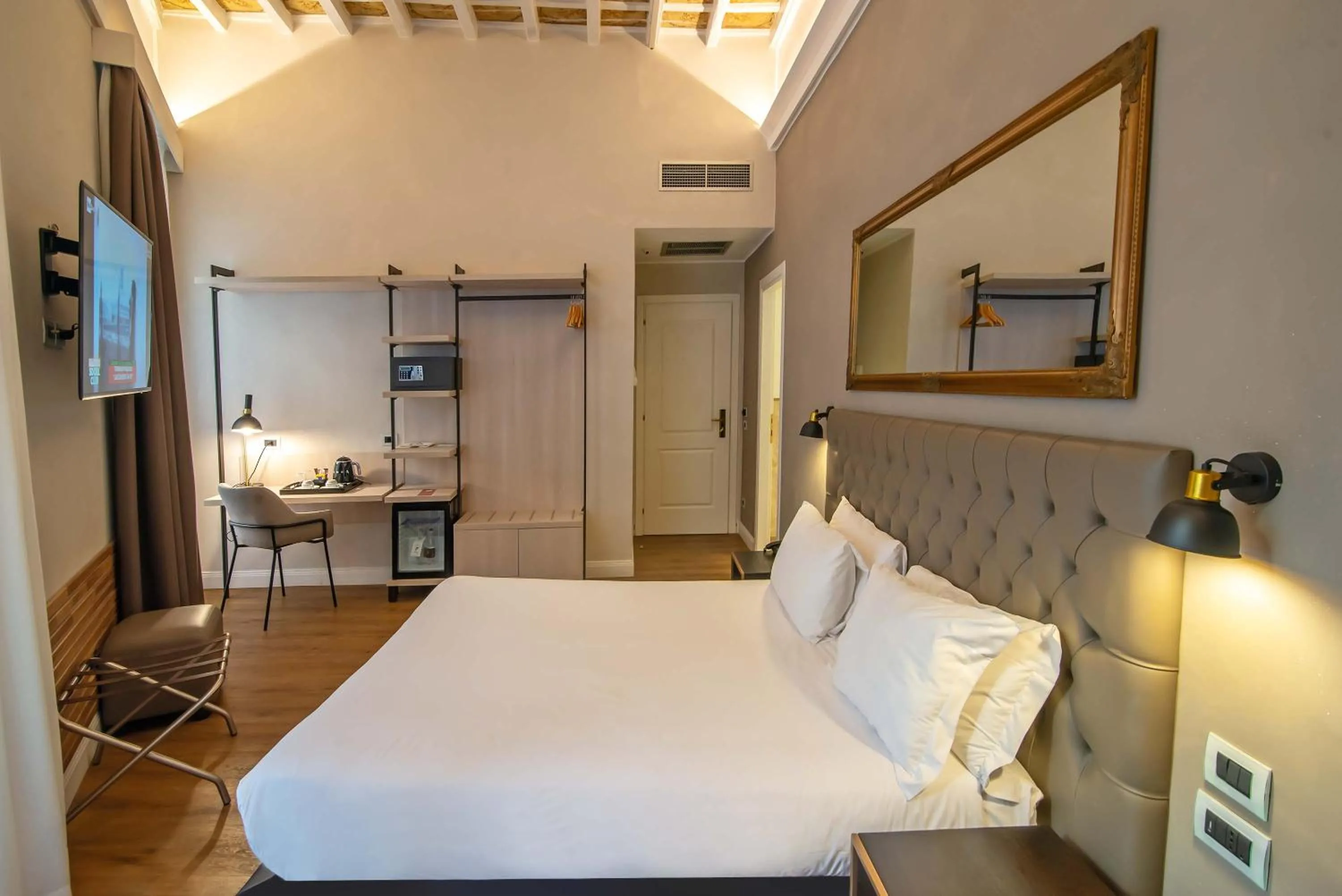 Photo of the whole room, Bed in Hotel Accademia