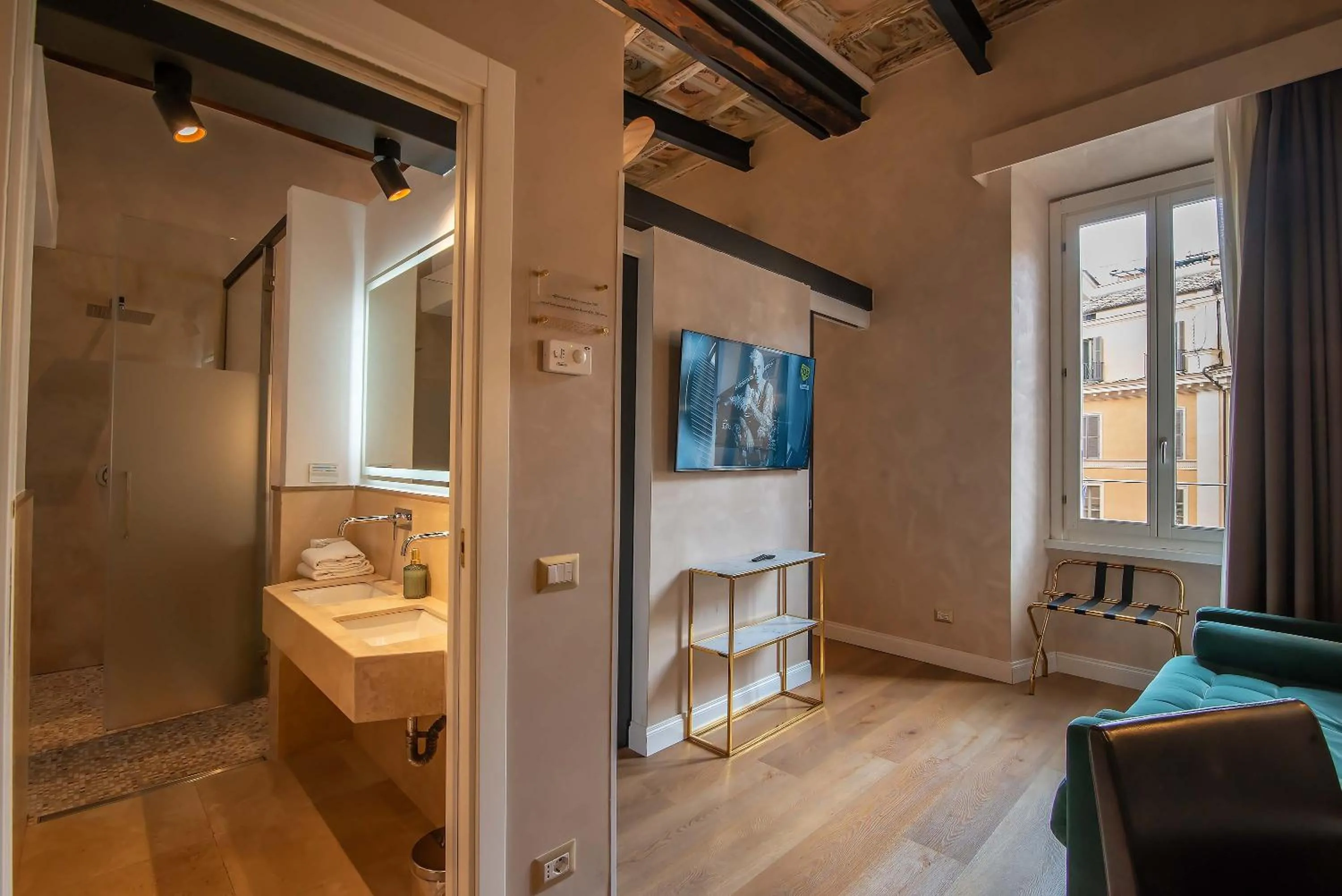 Seating area, Bed in Hotel Accademia