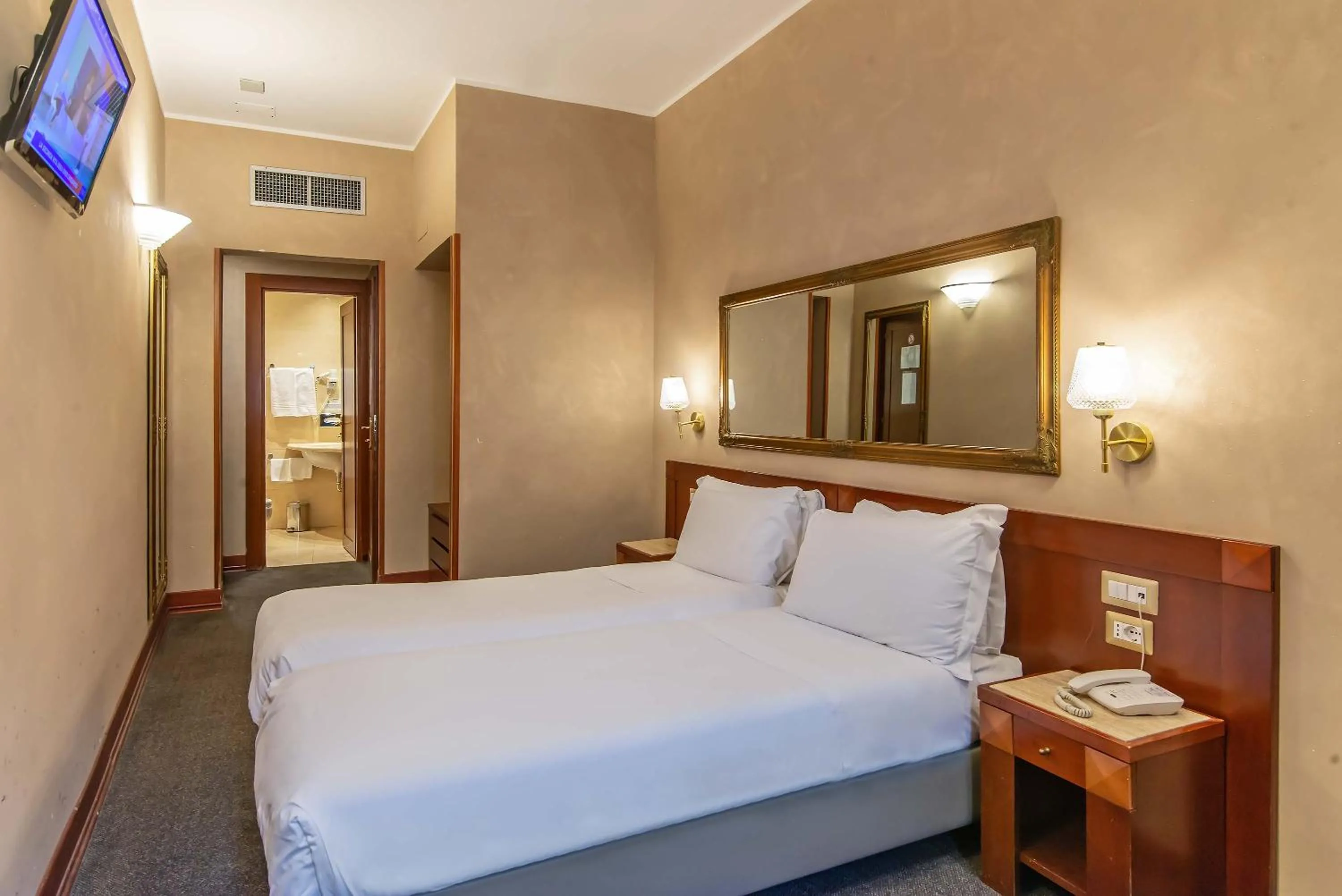 Photo of the whole room, Bed in Hotel Accademia