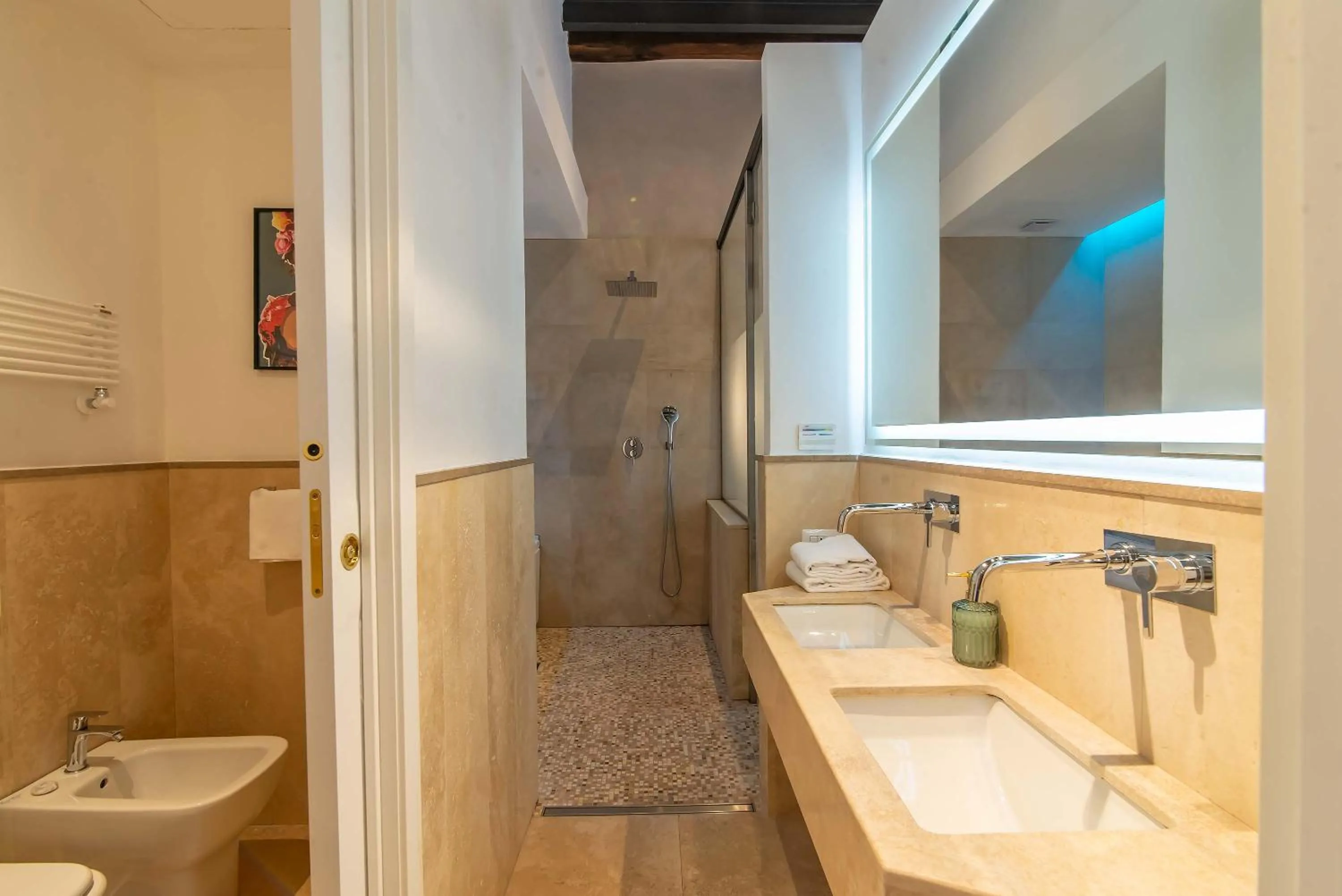 Bathroom in Hotel Accademia