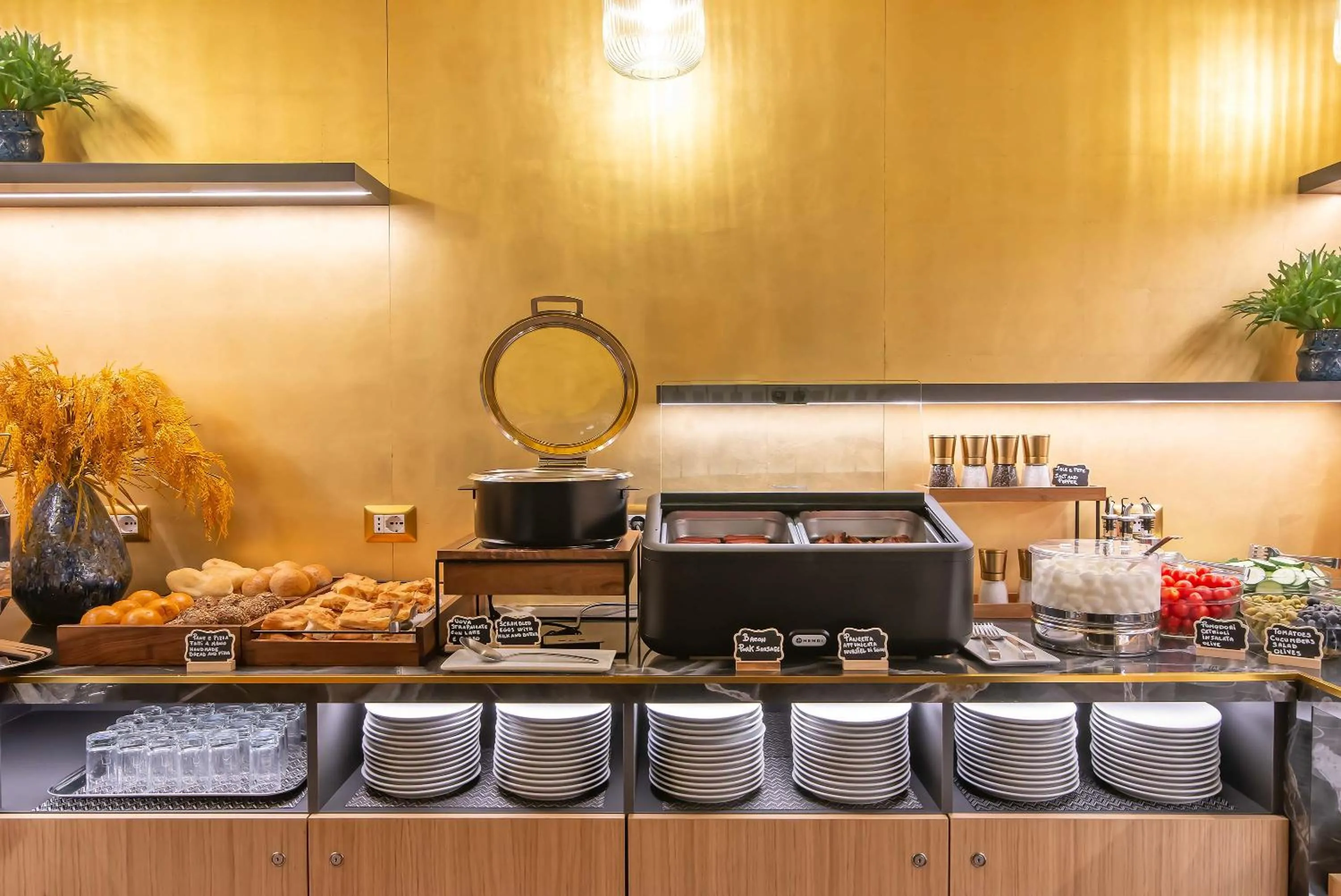 Continental breakfast in Hotel Accademia